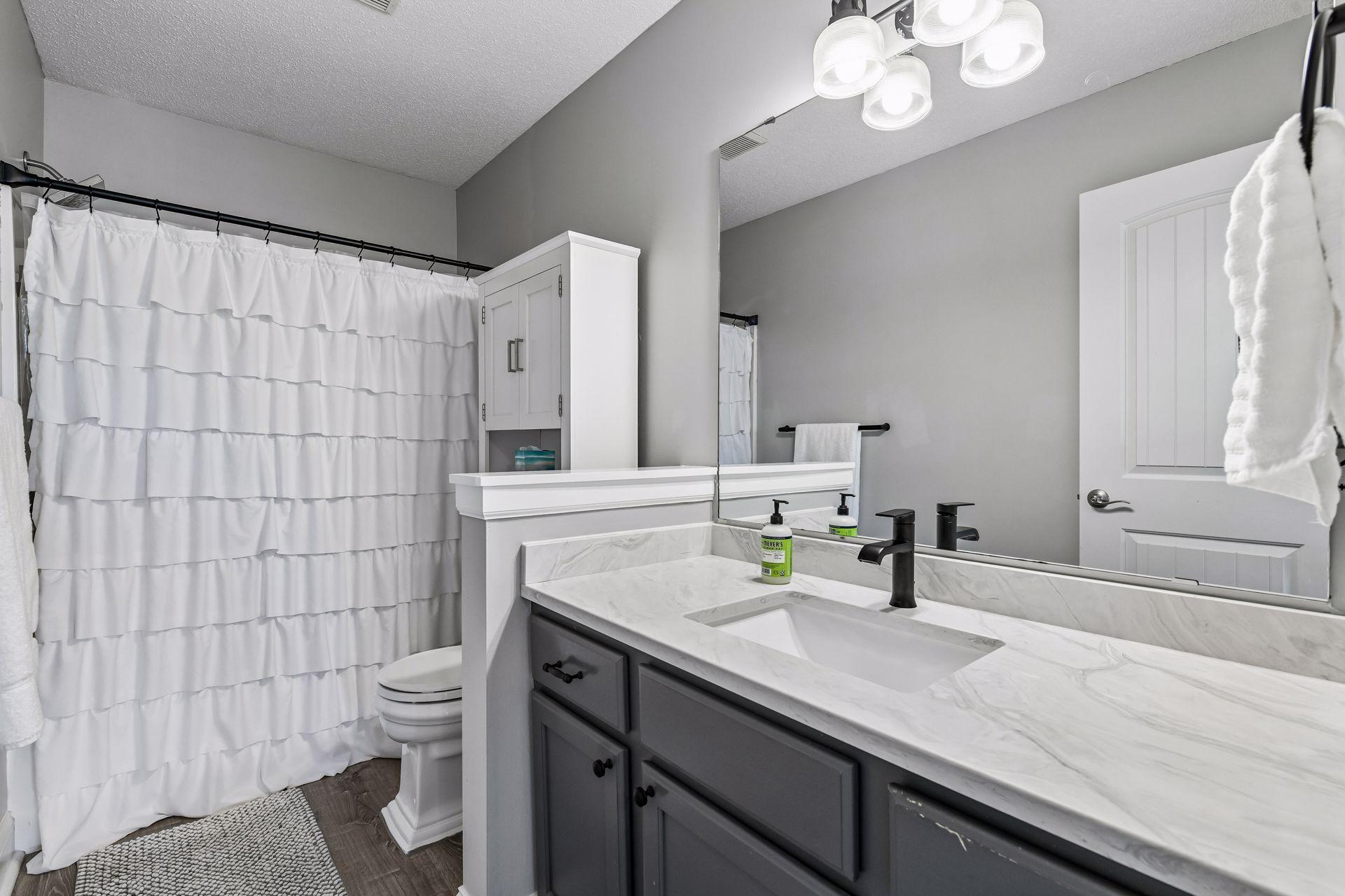 1944 Creek View Court