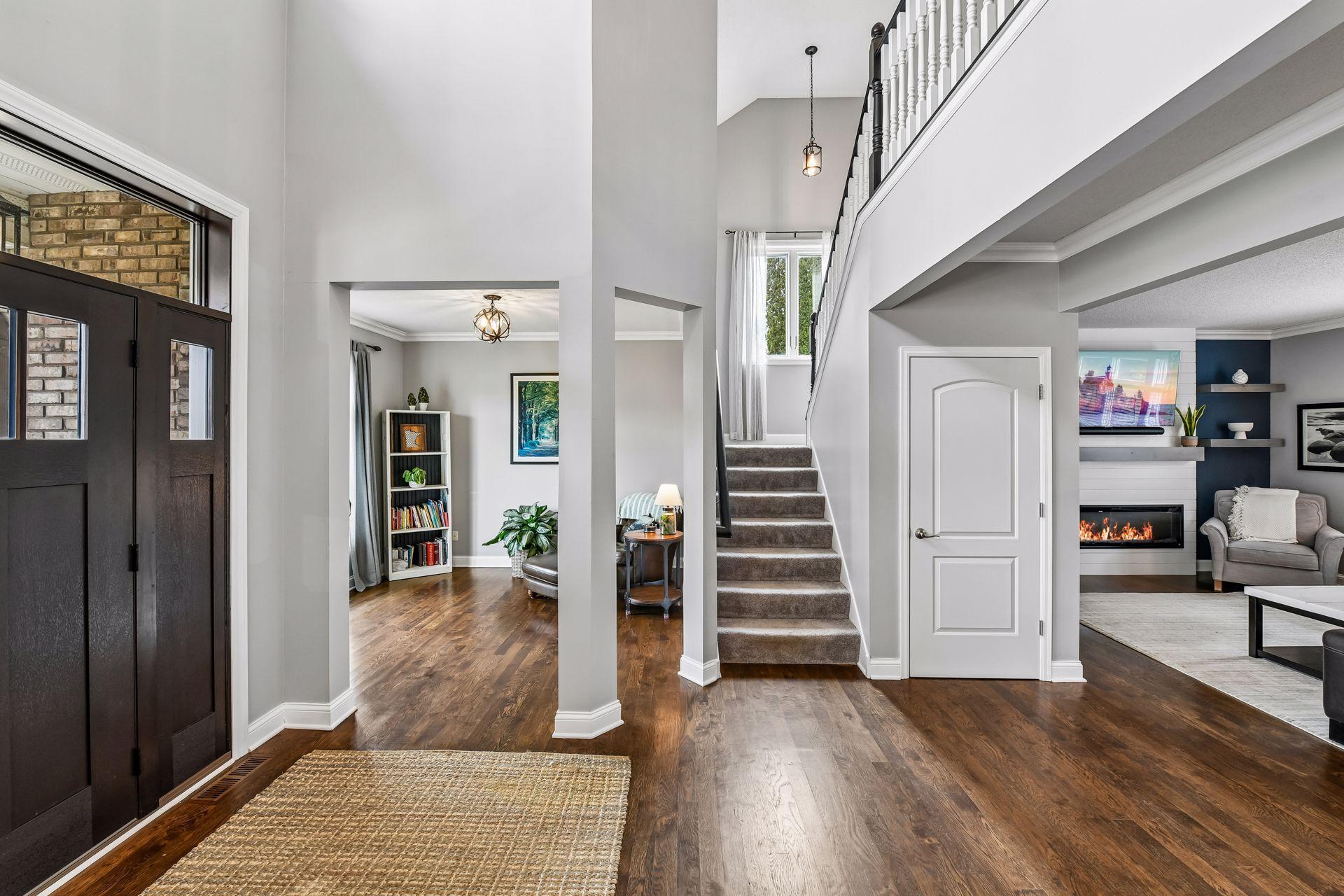 1944 Creek View Court