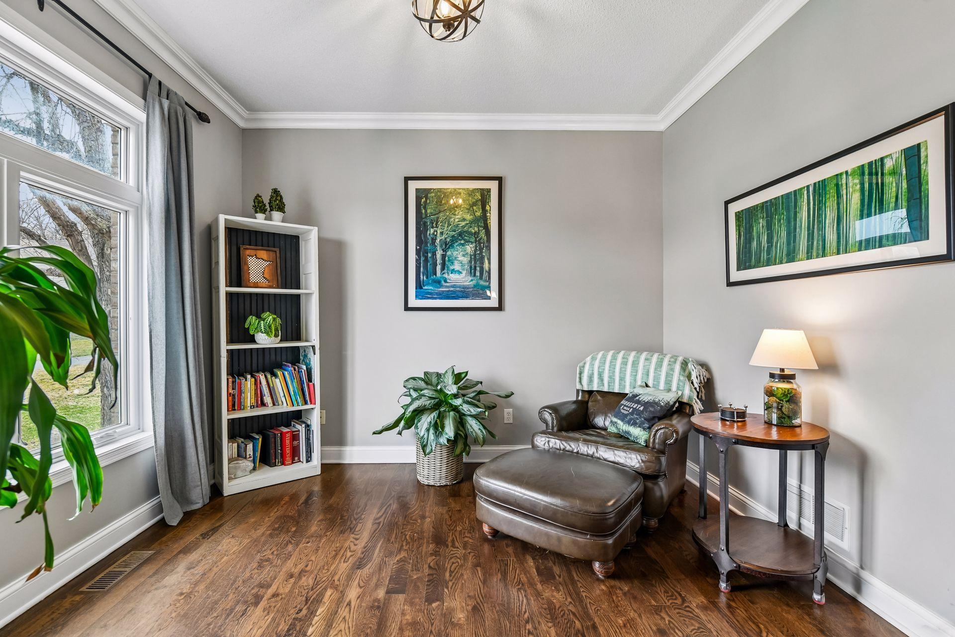 1944 Creek View Court