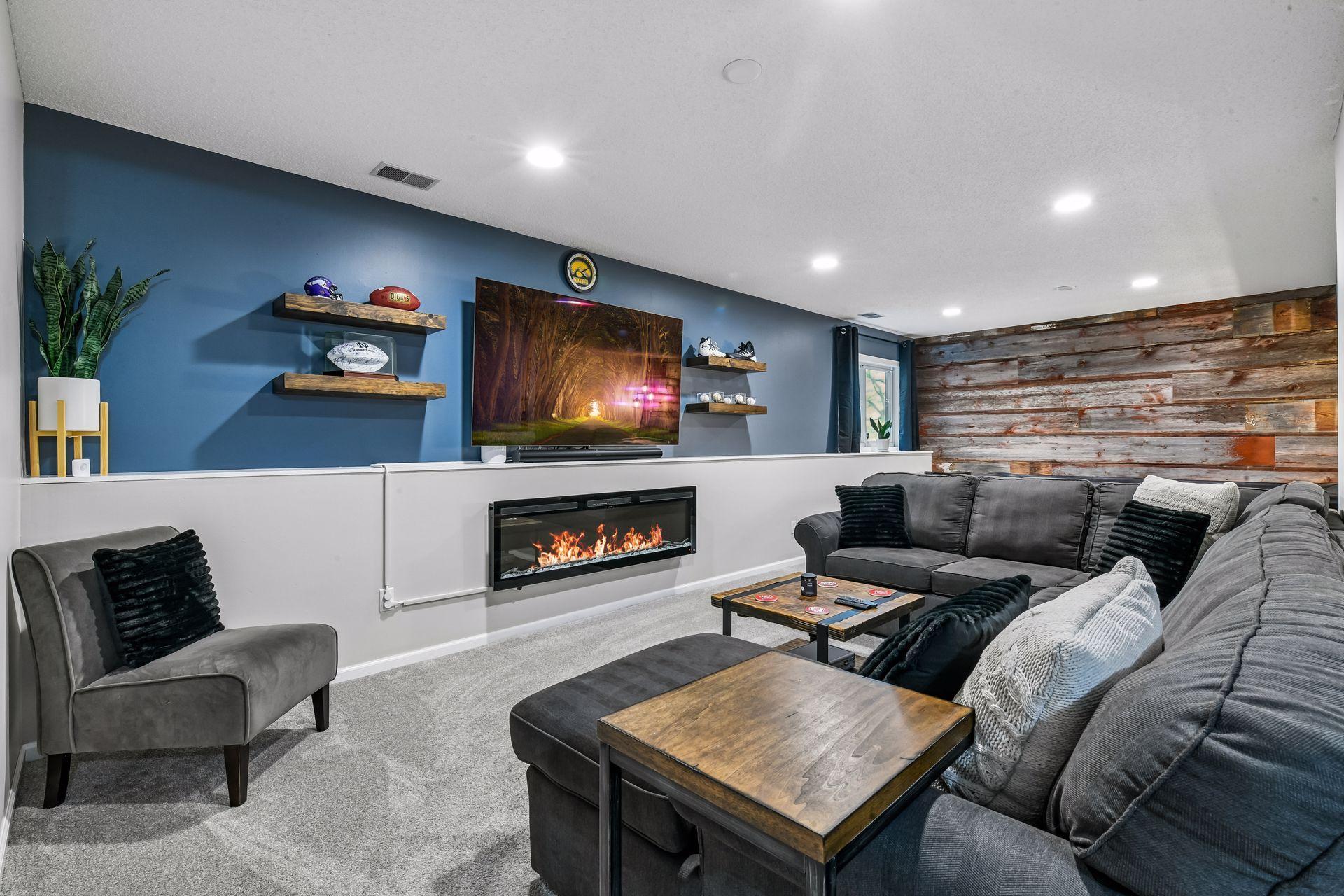 1944 Creek View Court