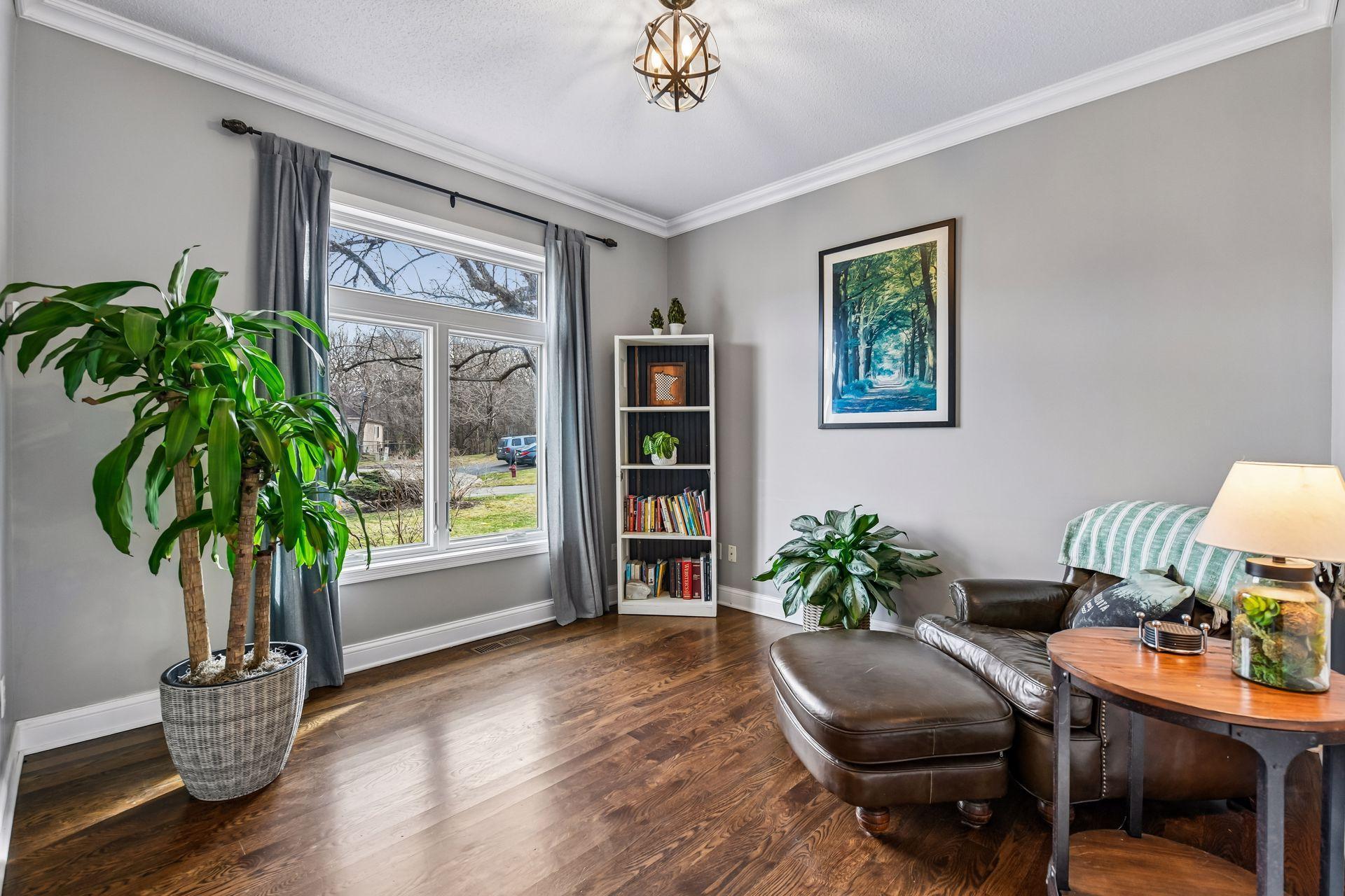 1944 Creek View Court