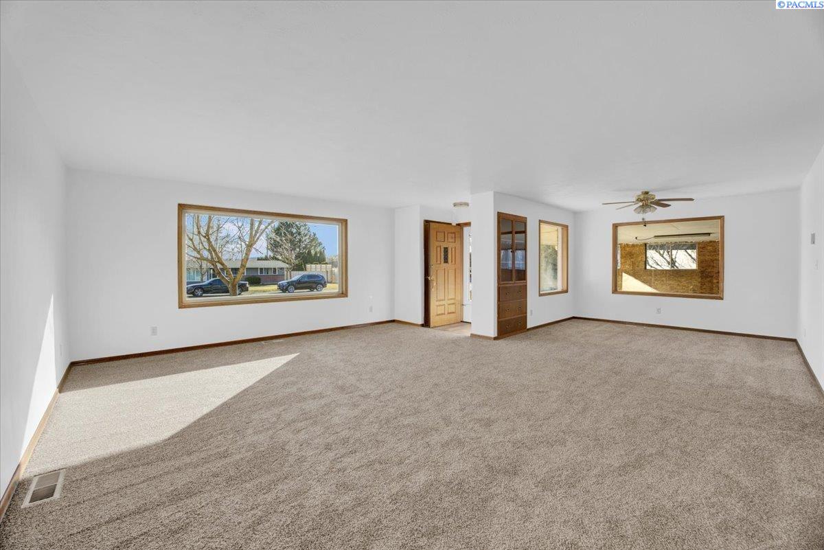 5013 W Livingston Rd