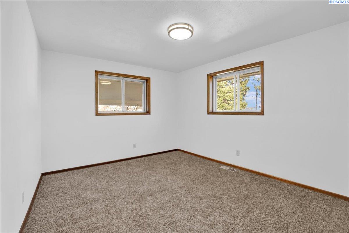 5013 W Livingston Rd