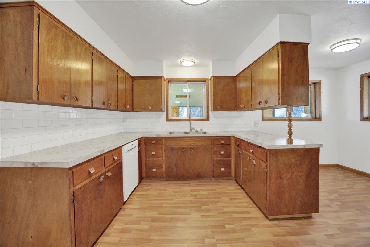 5013 W Livingston Rd