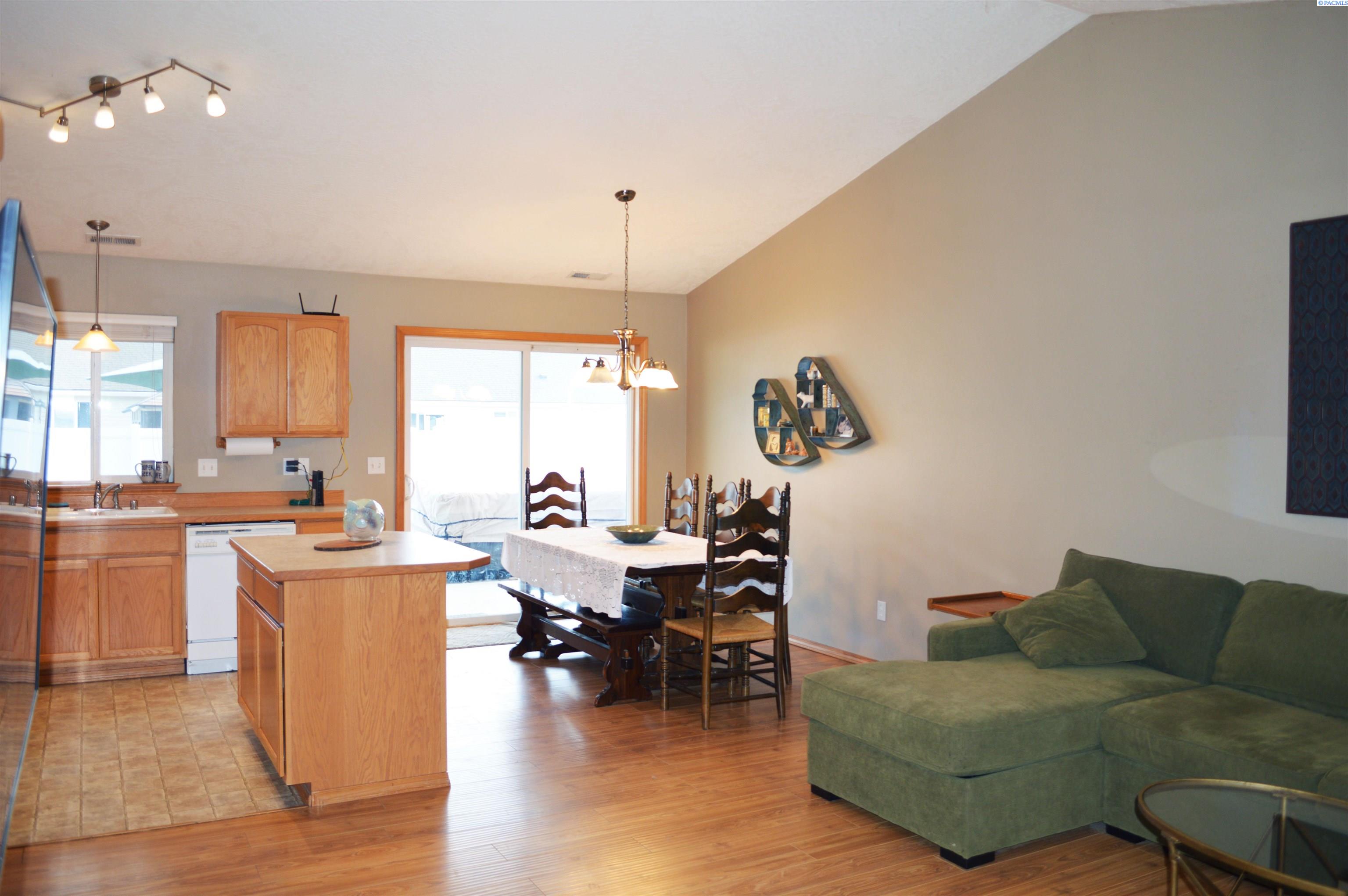 7820 White Bluffs Ct.