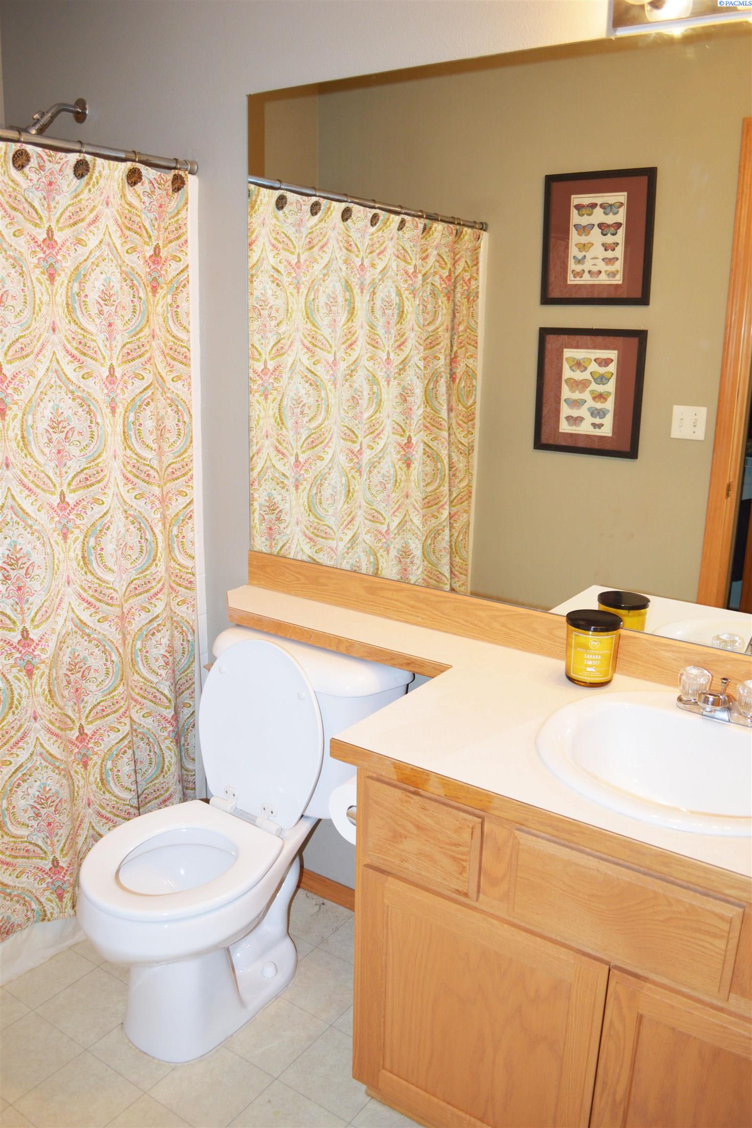 7820 White Bluffs Ct.