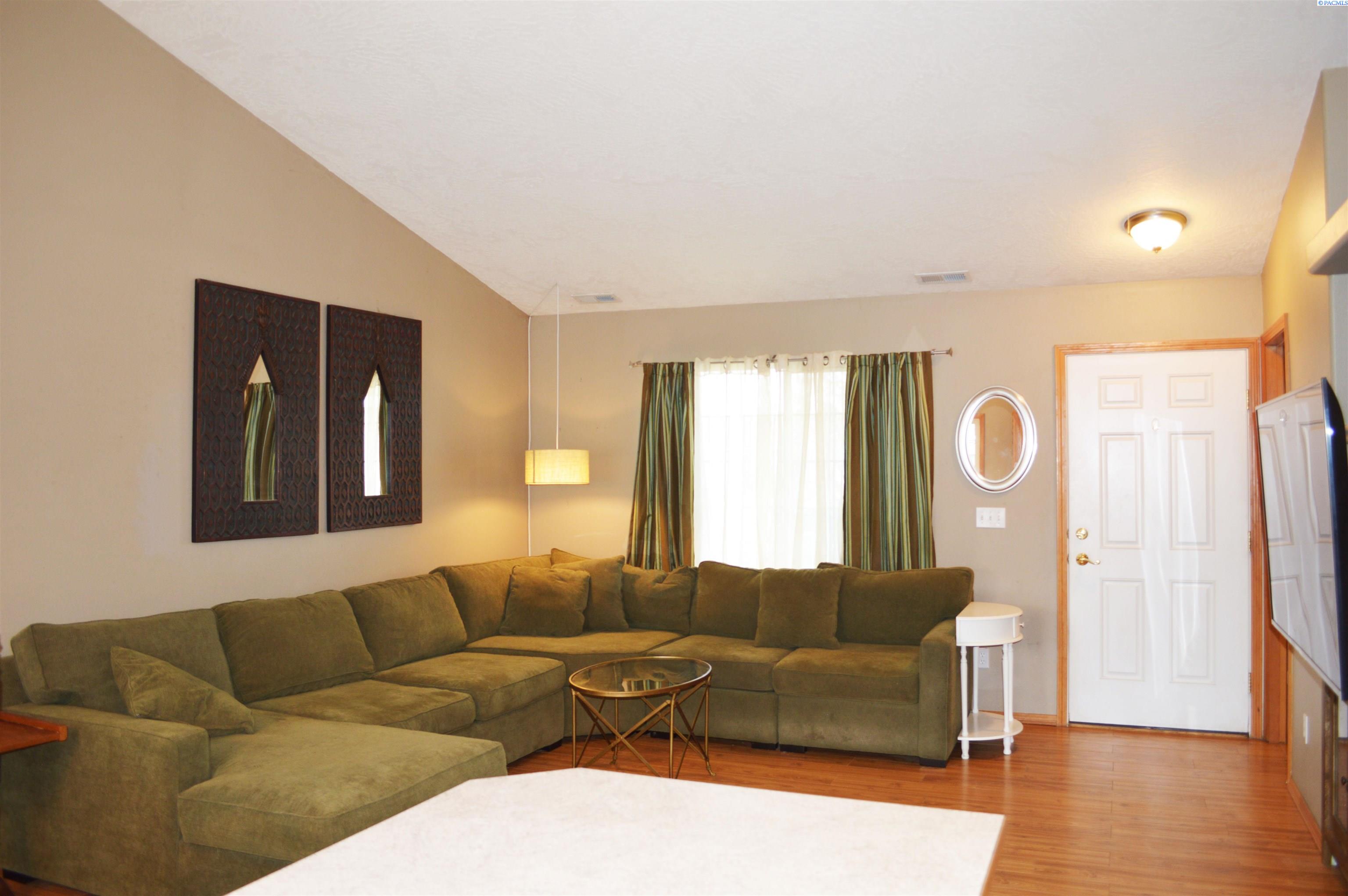 7820 White Bluffs Ct.