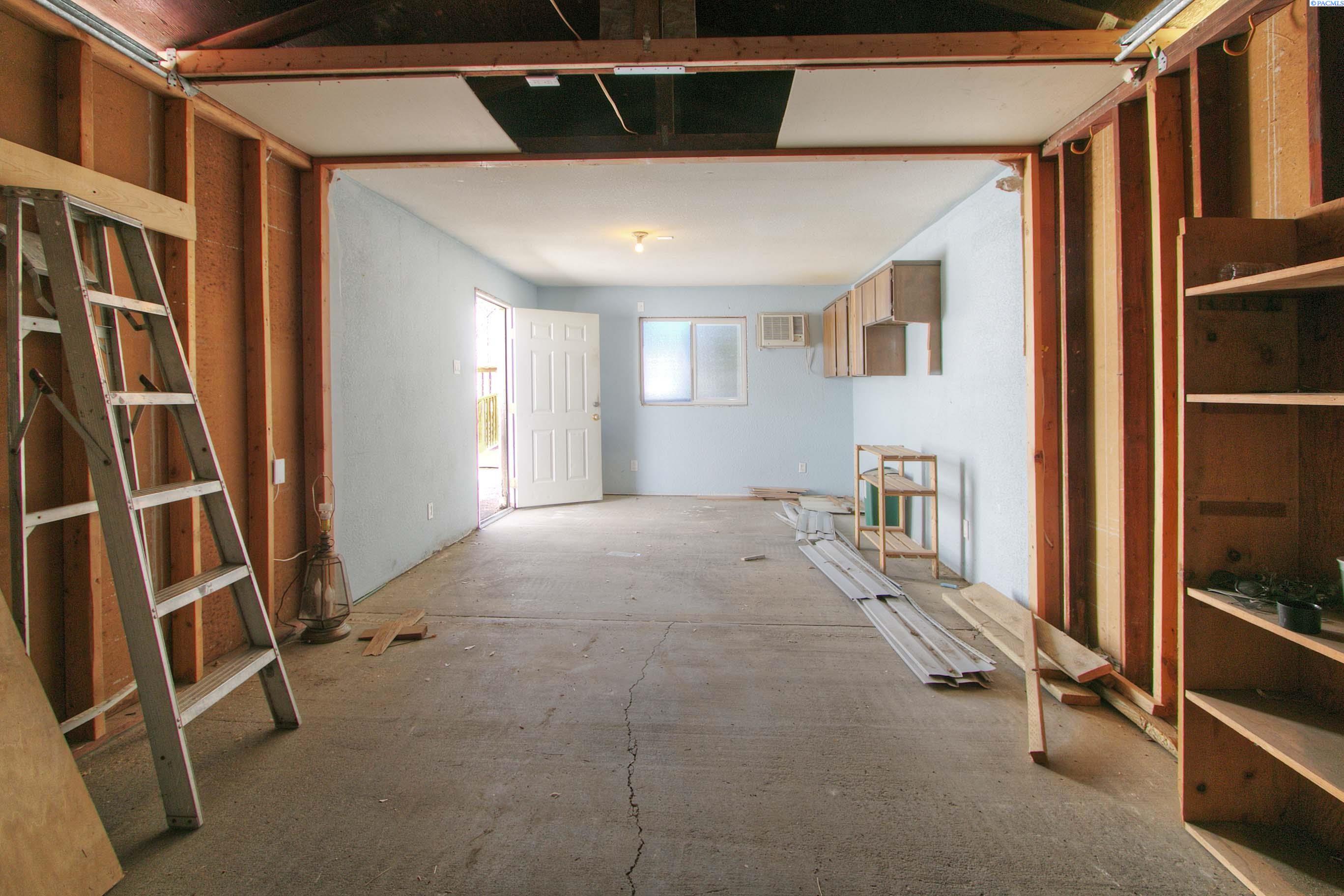 2105 N Steptoe Trlr #27