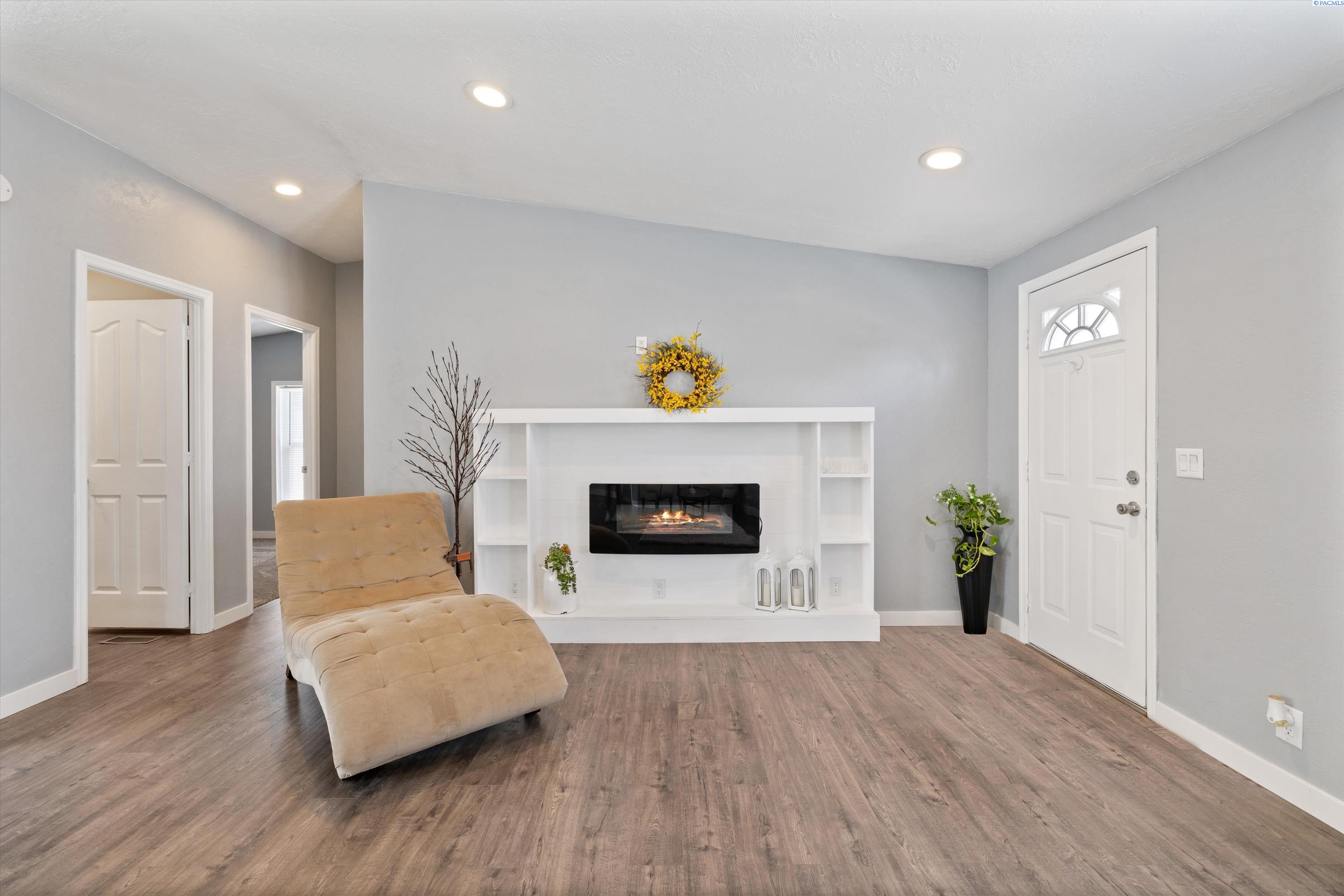 2105 N Steptoe St #66