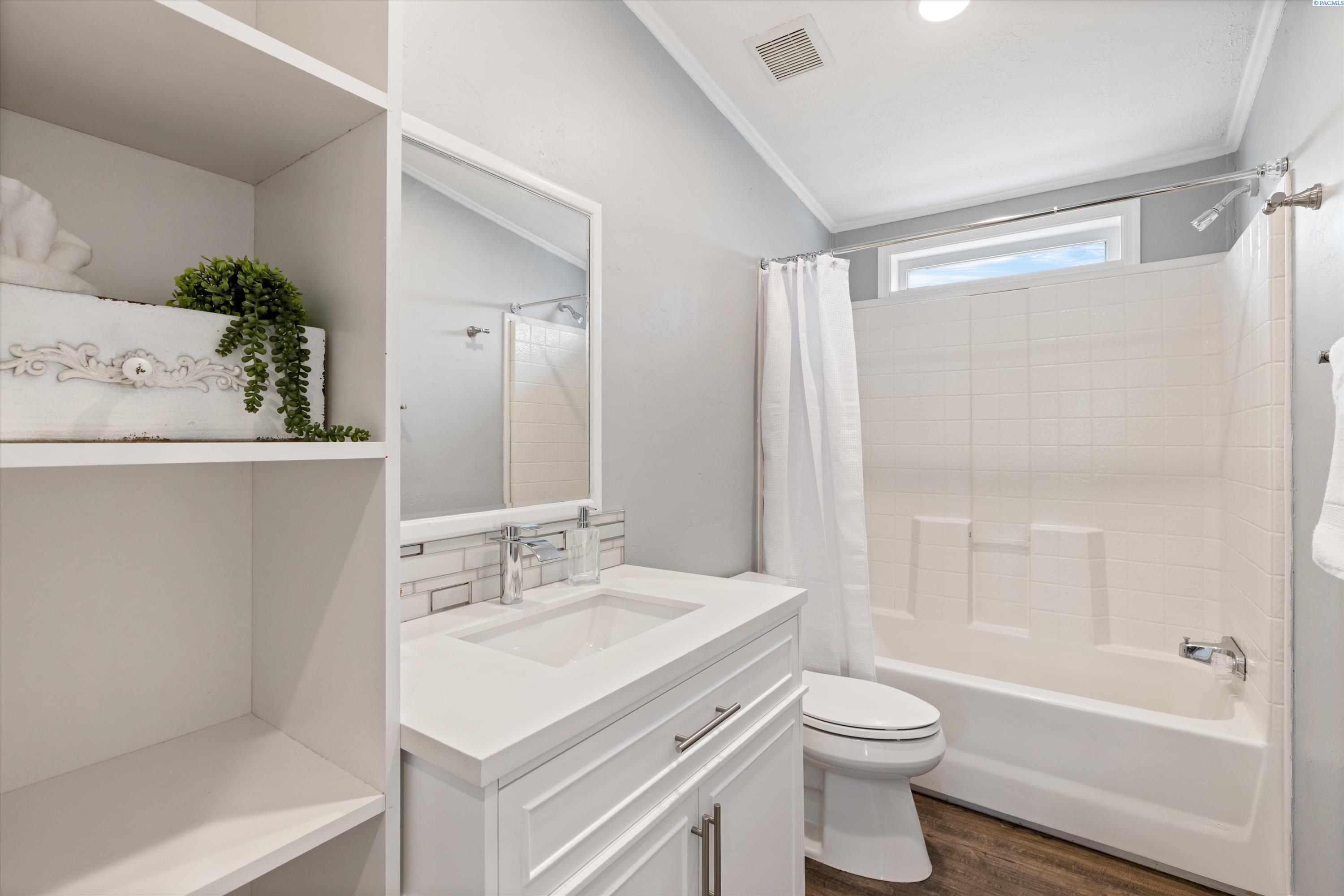 2105 N Steptoe St #66