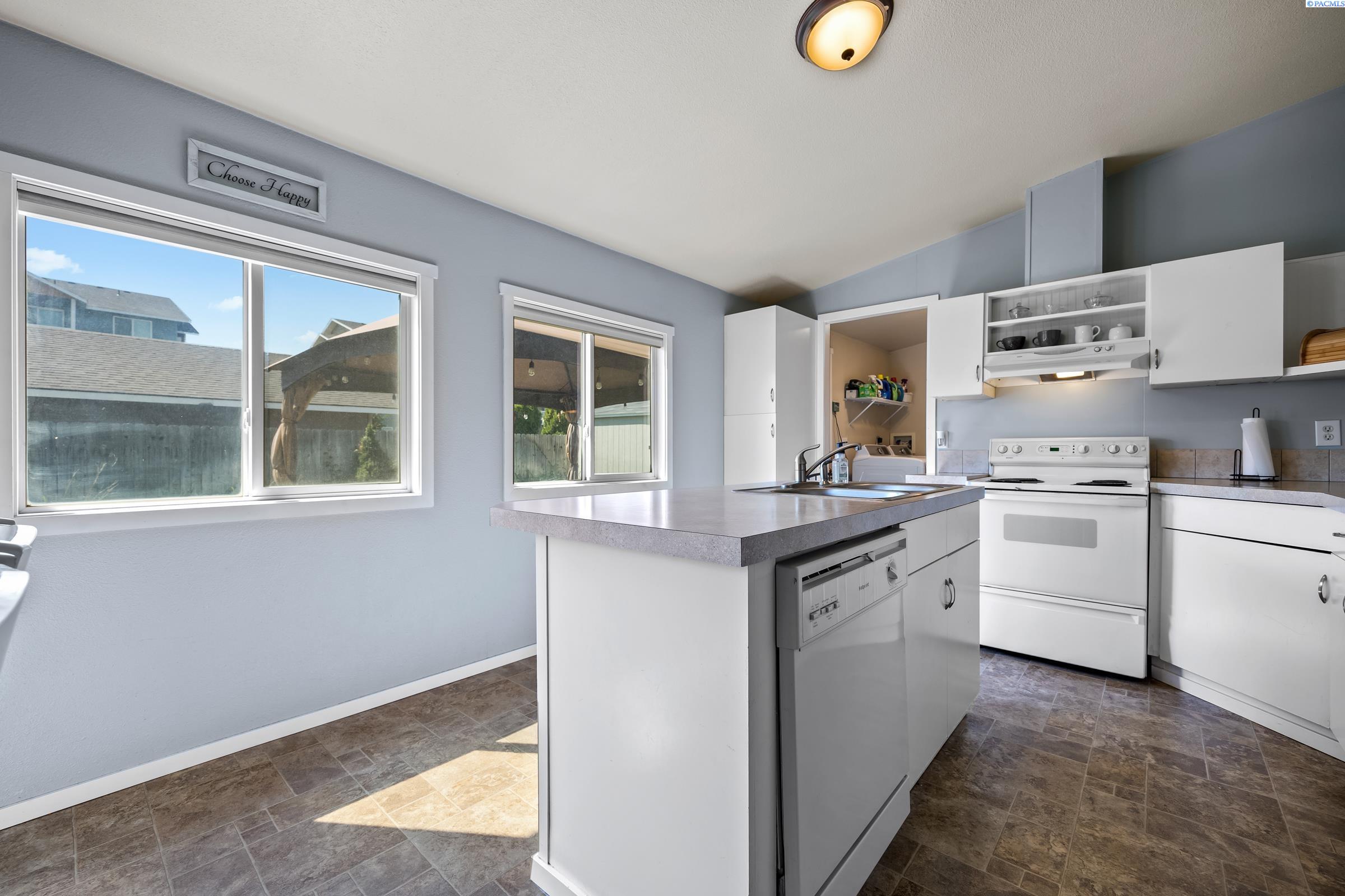 4713 W Grand Ronde Ave.