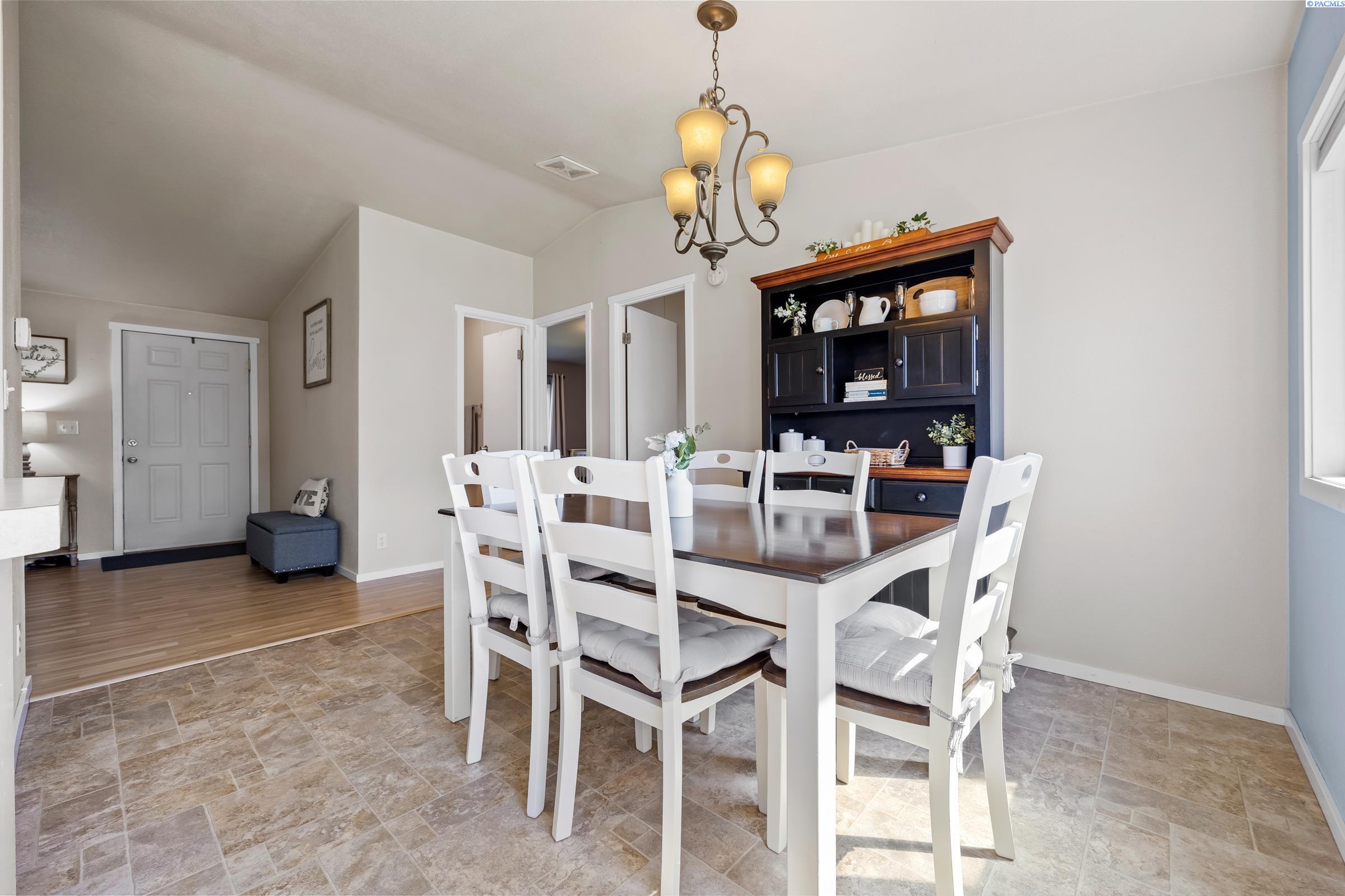 4713 W Grand Ronde Ave.