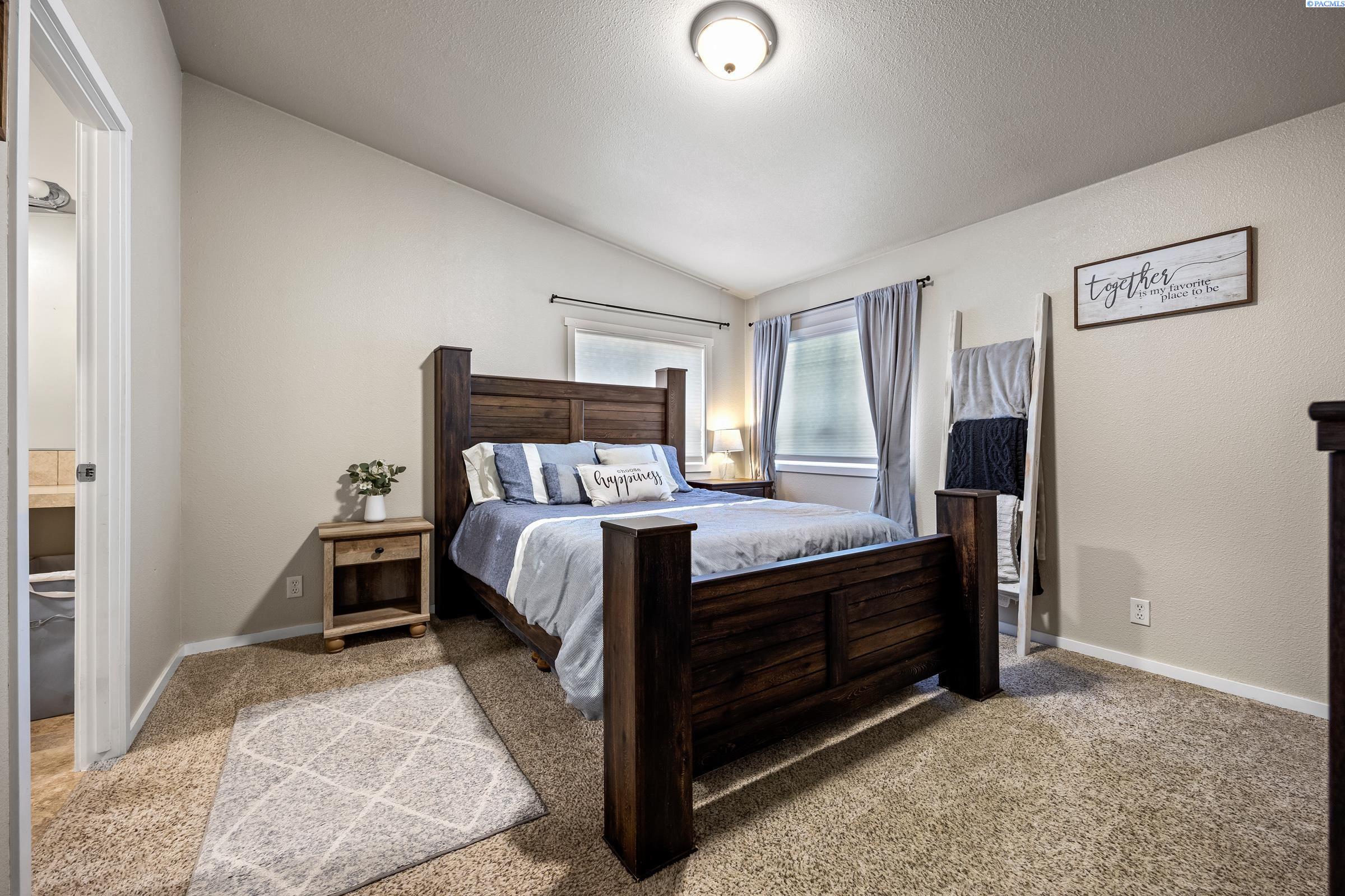 4713 W Grand Ronde Ave.