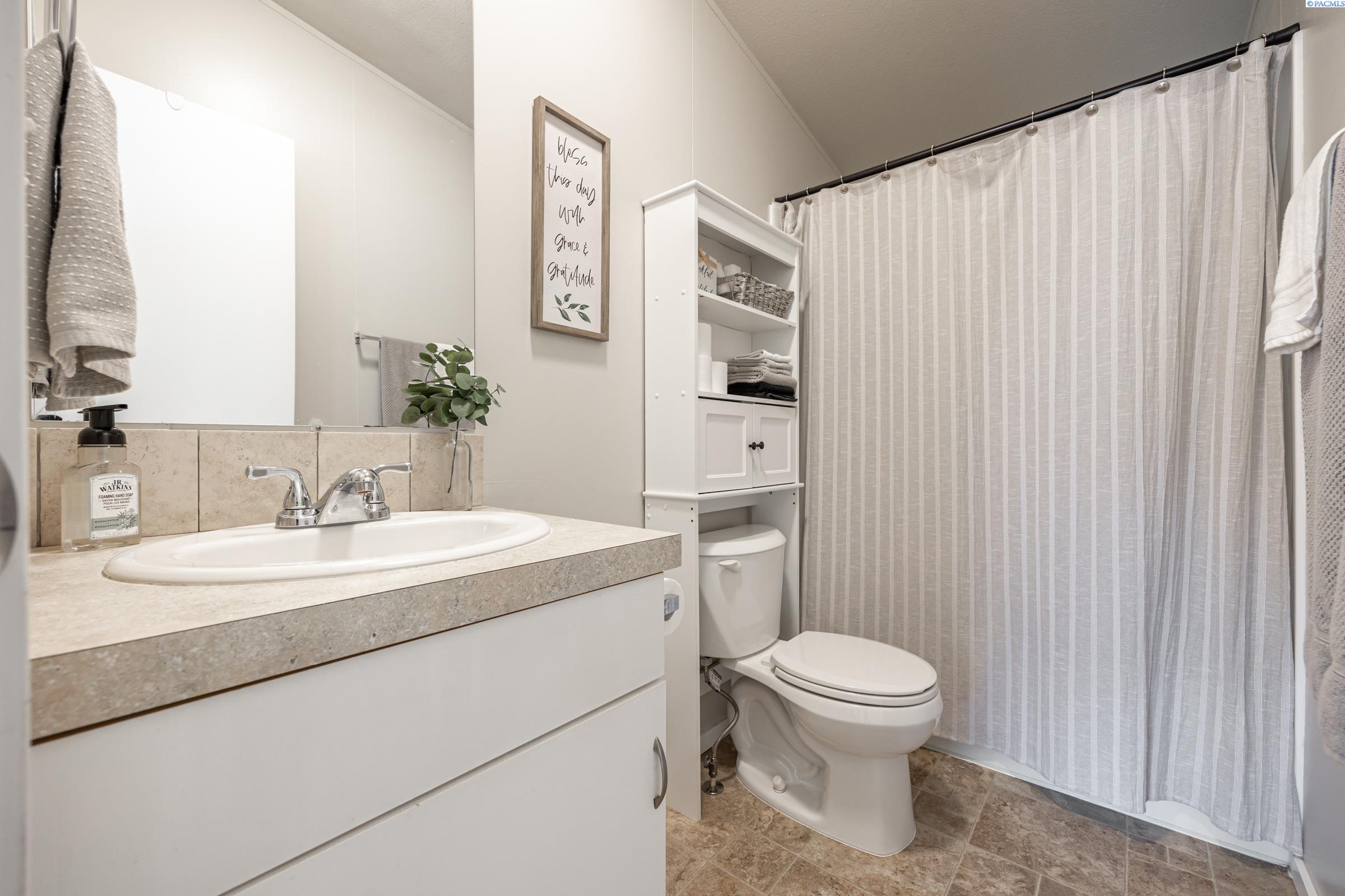 4713 W Grand Ronde Ave.