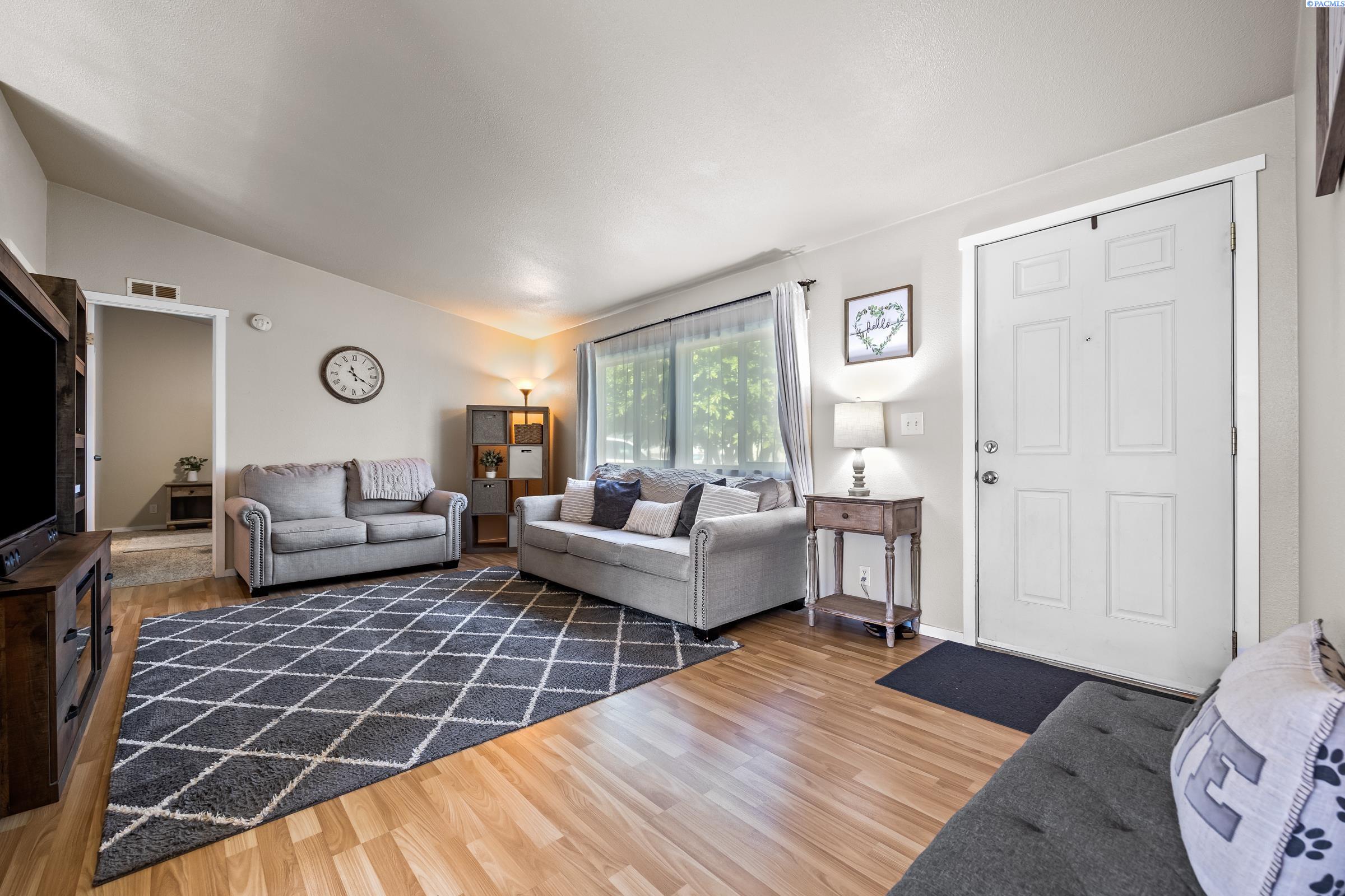 4713 W Grand Ronde Ave.