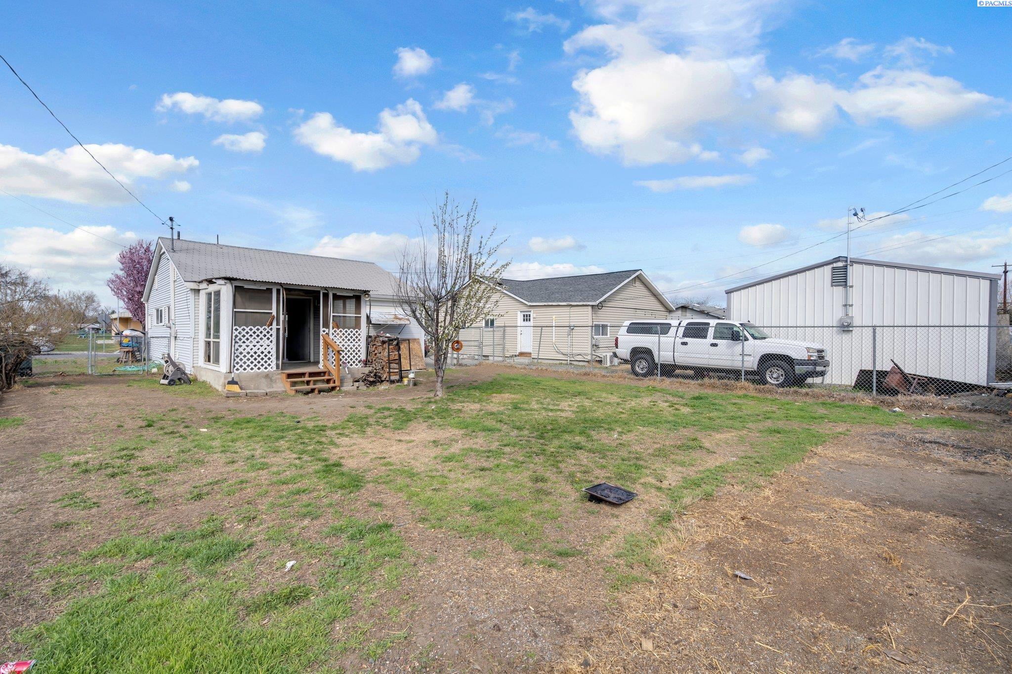 618 Snow Ave