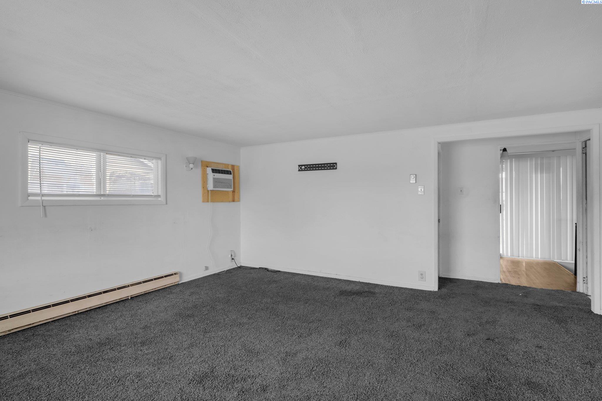 618 Snow Ave