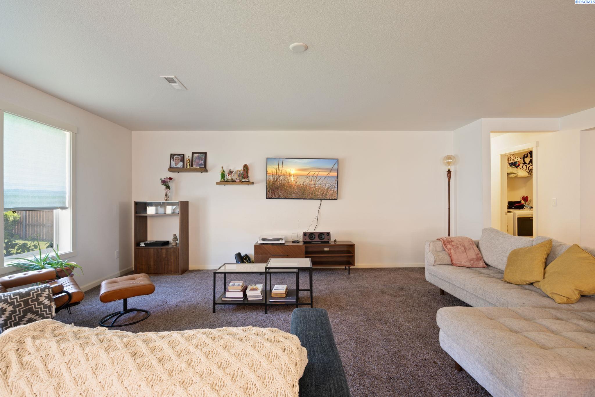 5215 Nashville Drive