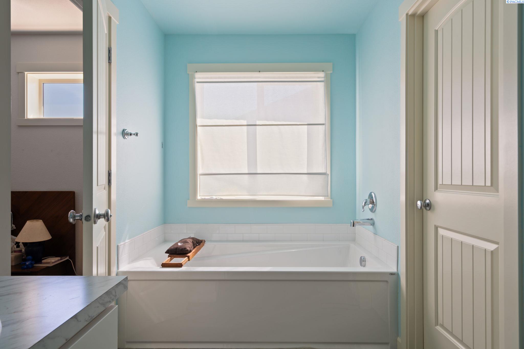 5215 Nashville Drive