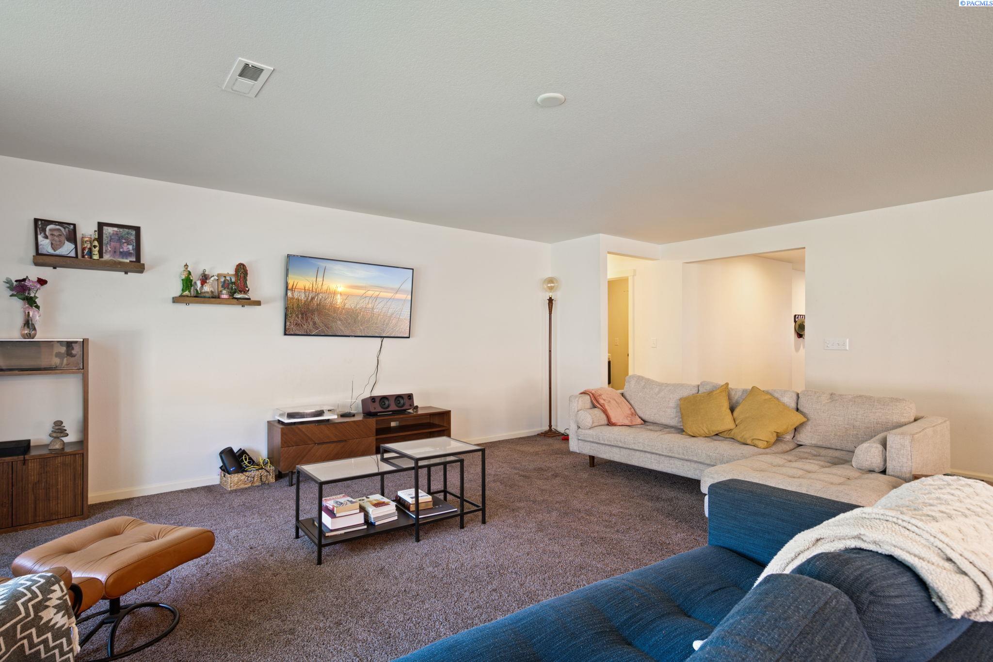 5215 Nashville Drive