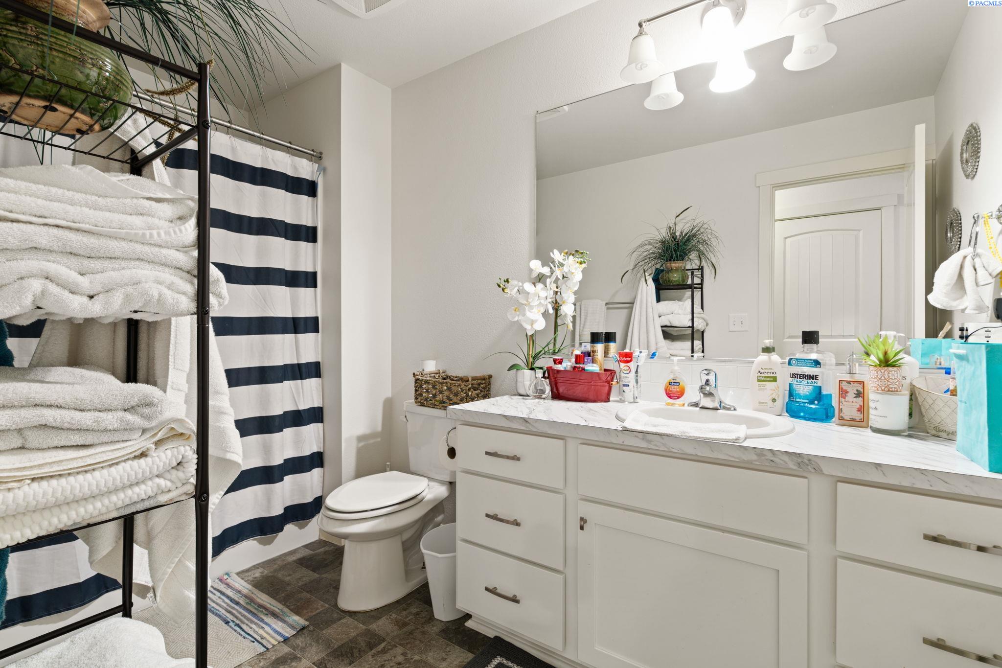 5215 Nashville Drive