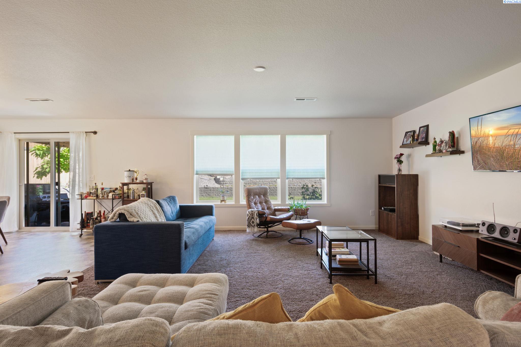 5215 Nashville Drive