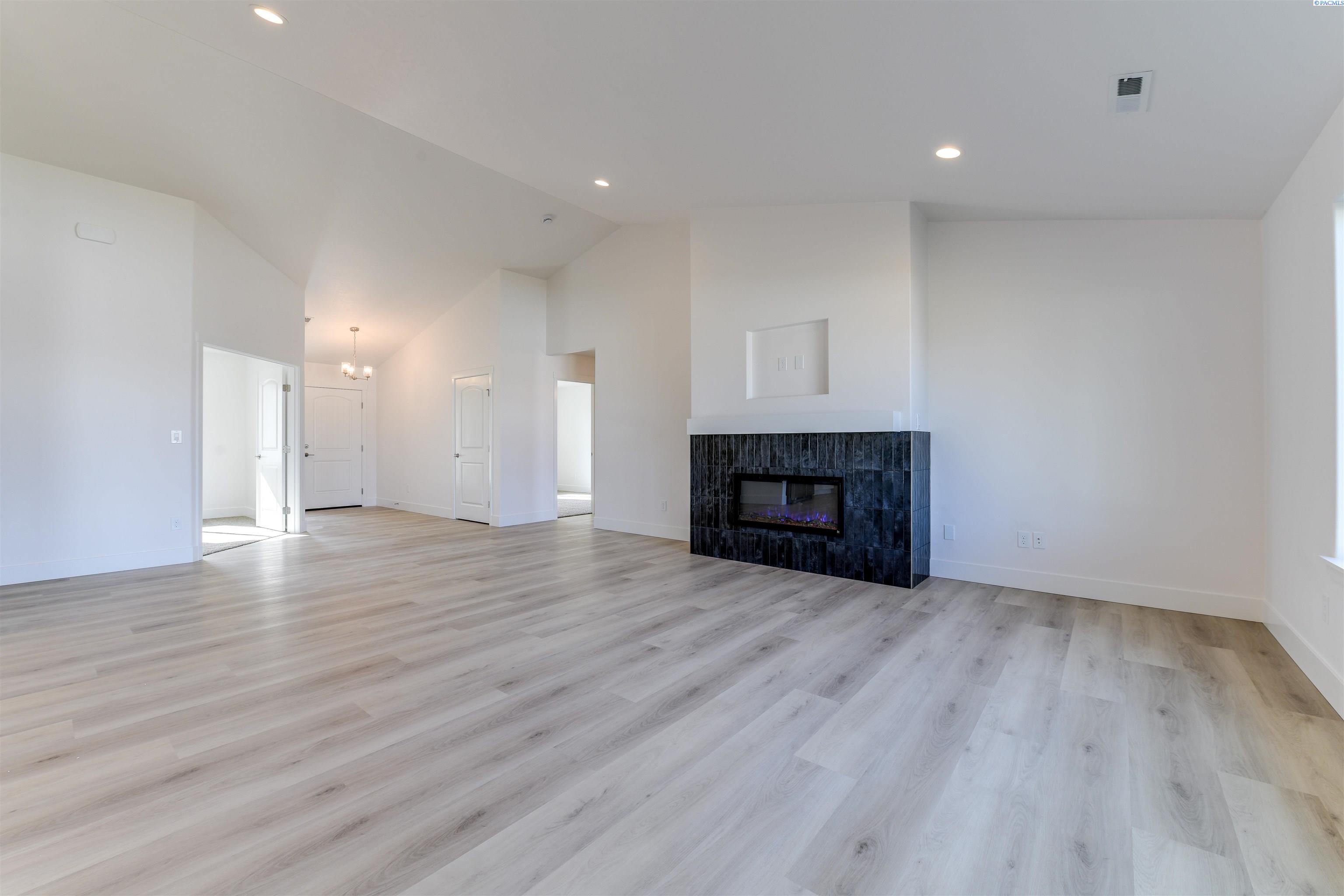 10505 Silverbright Dr