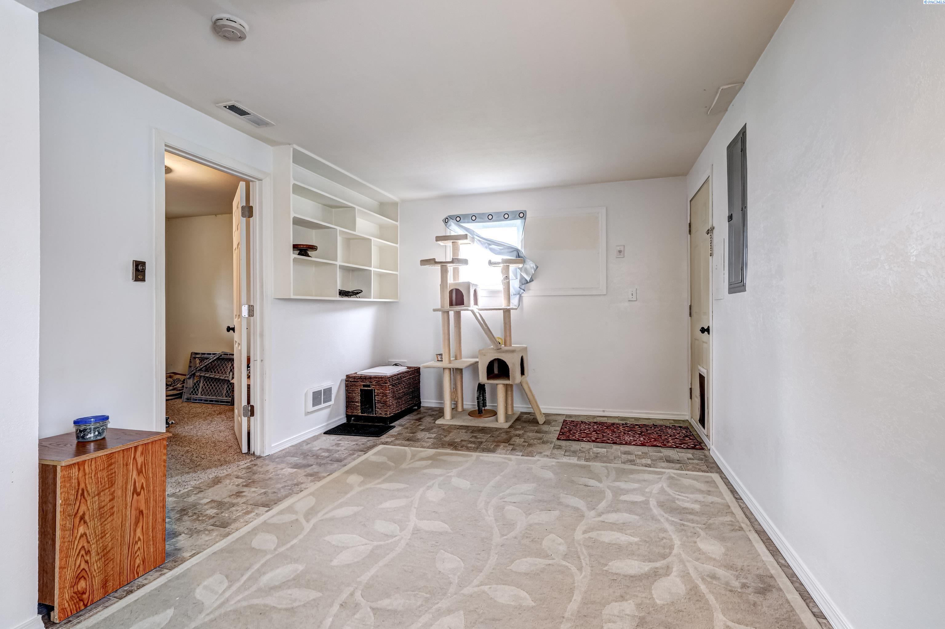 1318 W 3rd