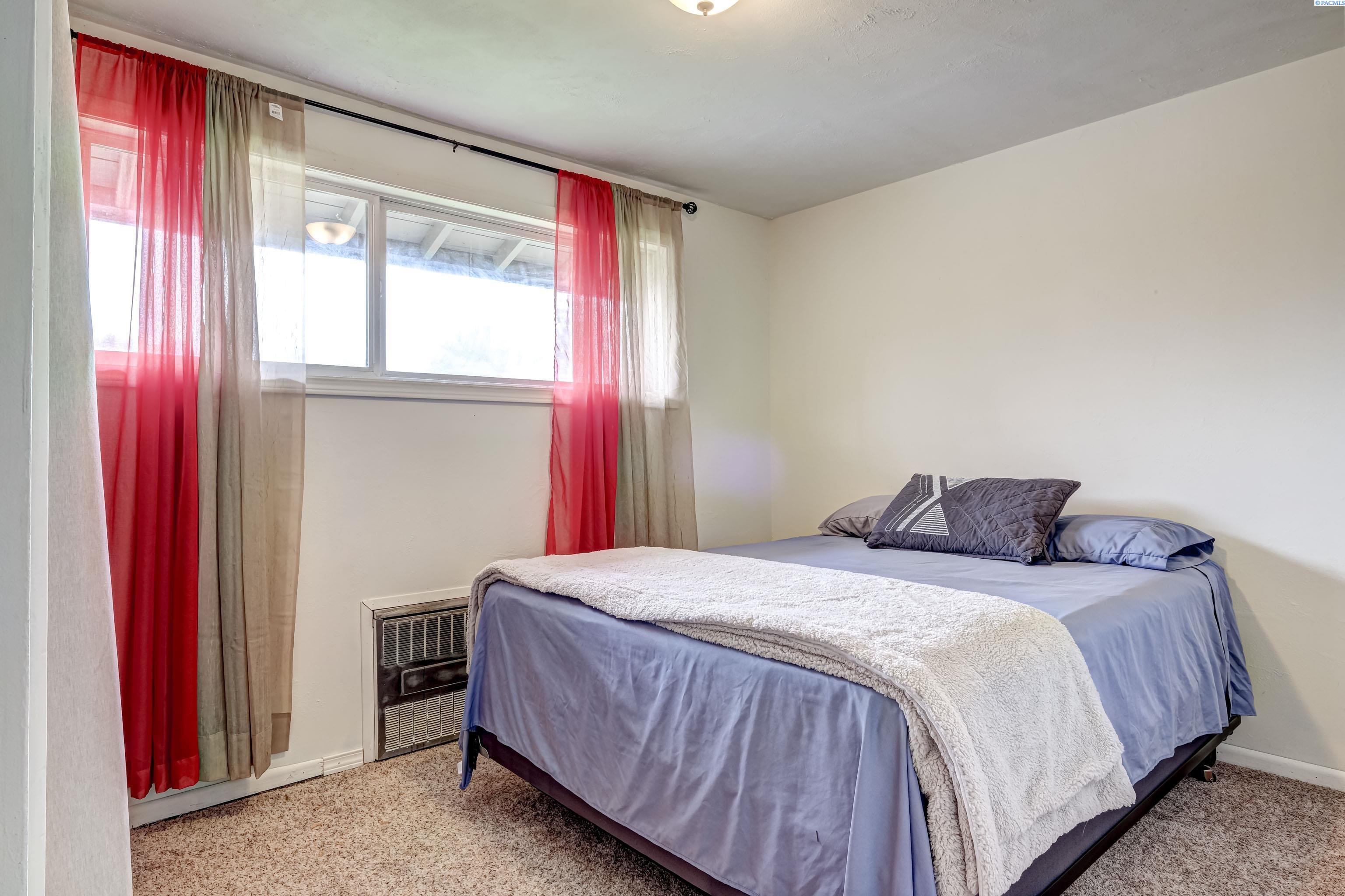1318 W 3rd