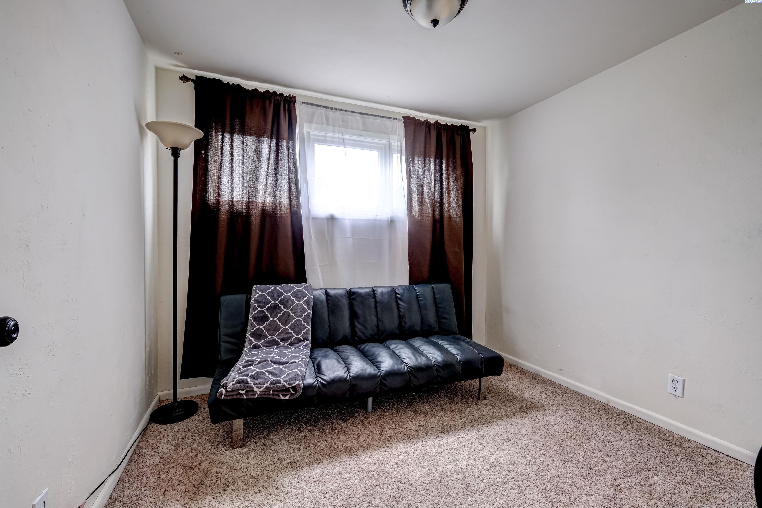 1318 W 3rd