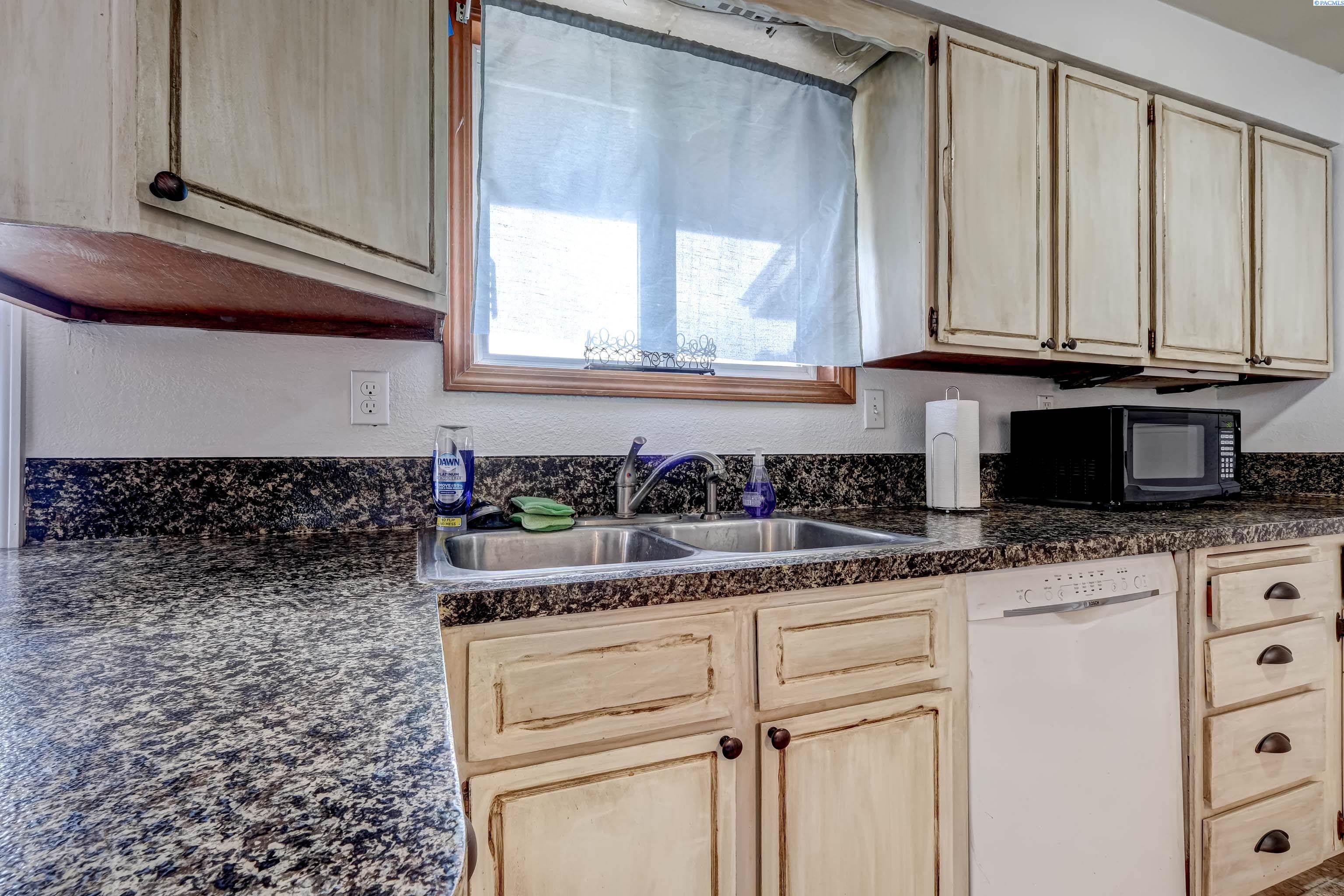 1318 W 3rd