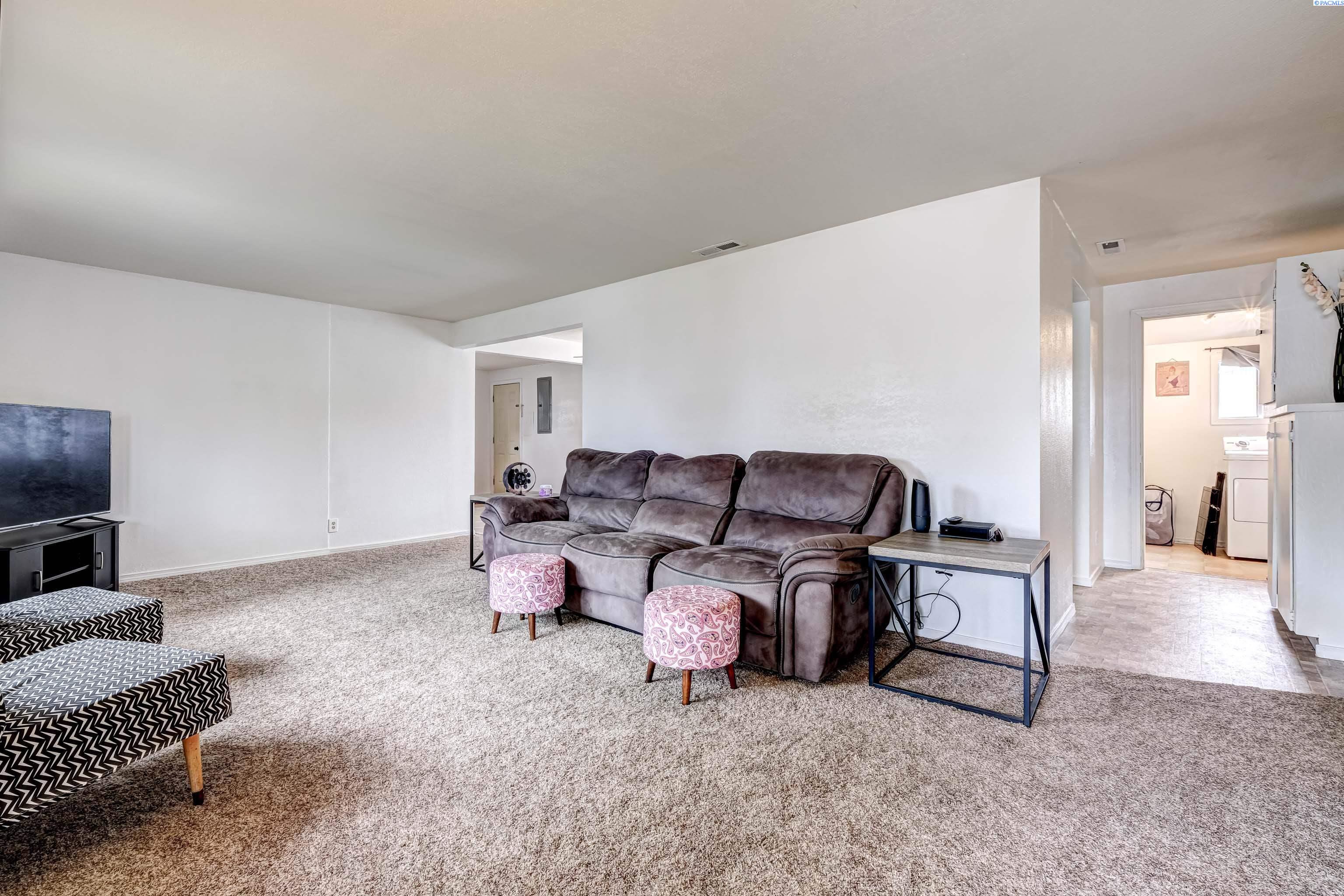 1318 W 3rd