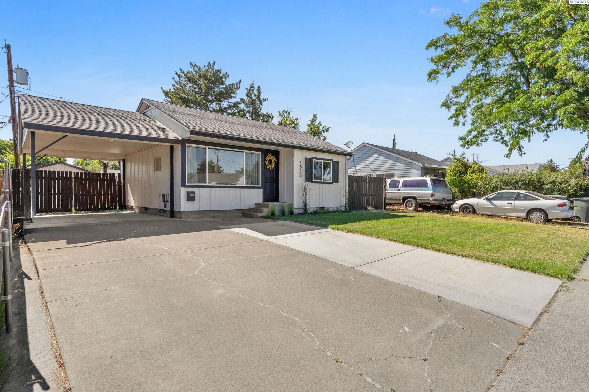 1515 Perkins Ave