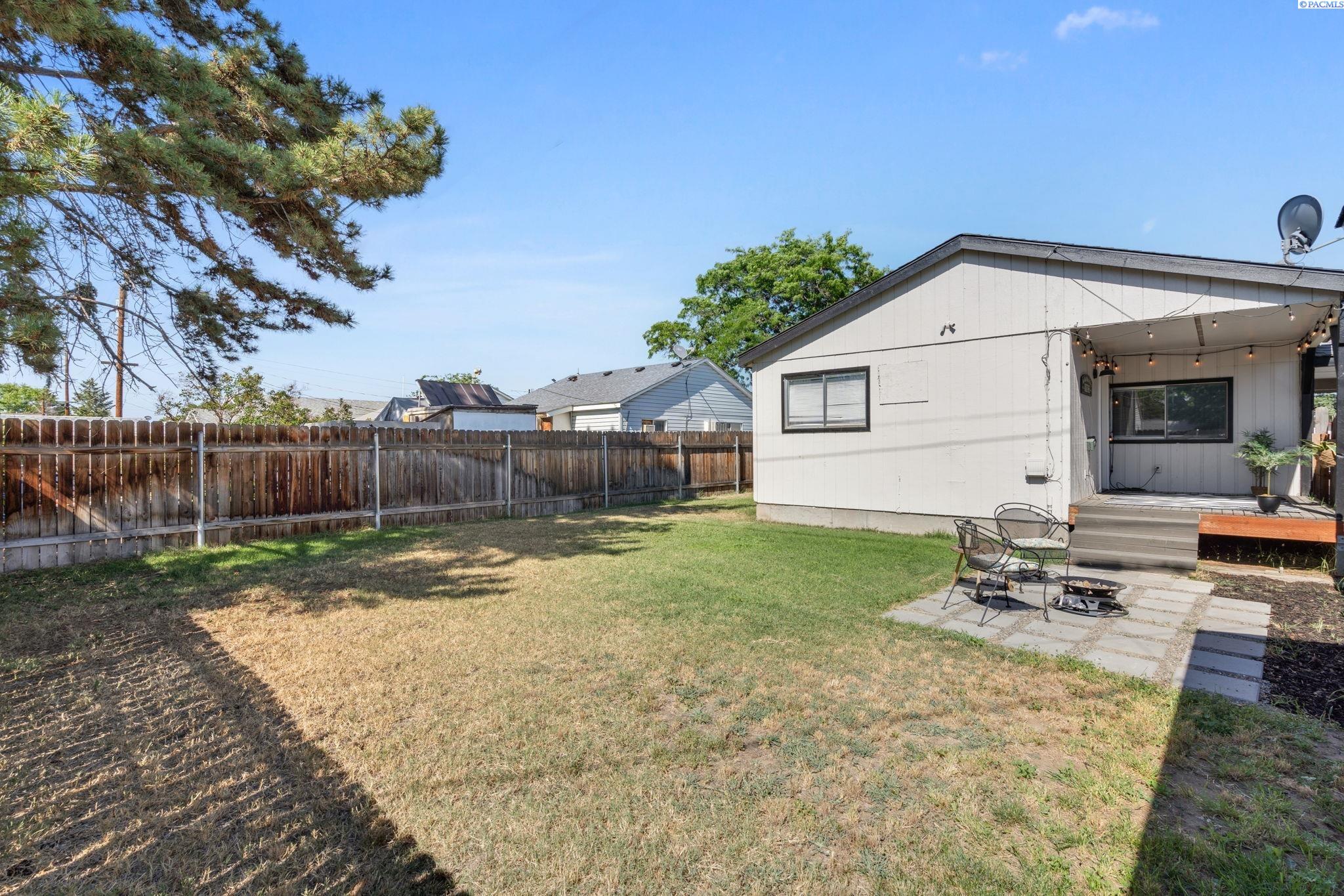 1515 Perkins Ave