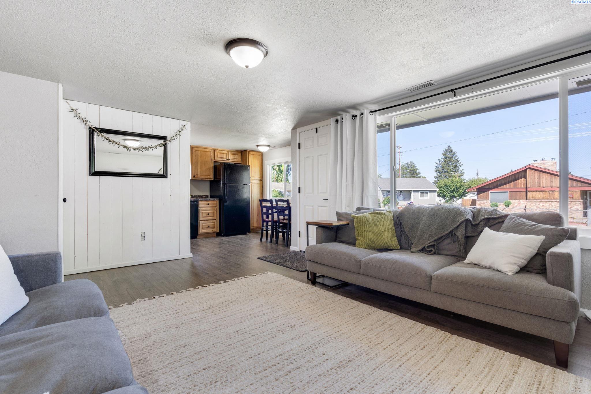 1515 Perkins Ave
