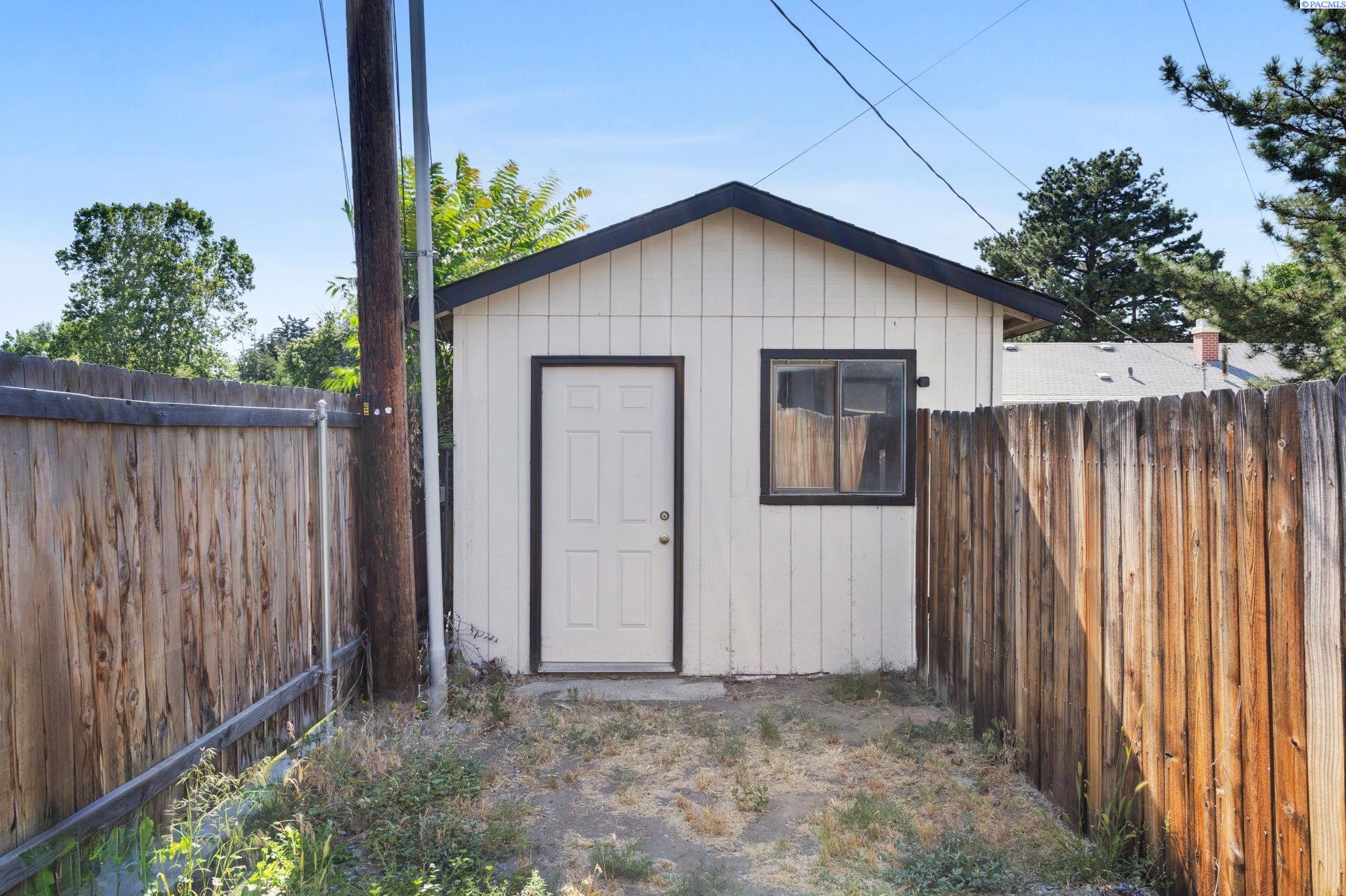 1515 Perkins Ave