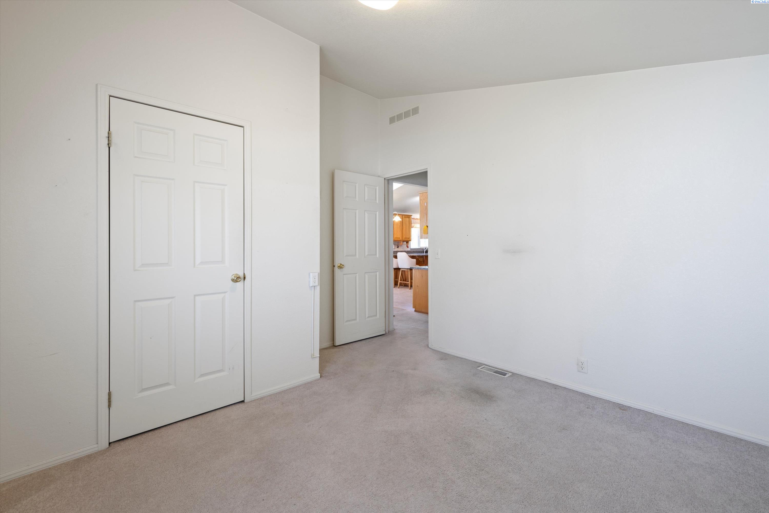 2906 Chicory Dr