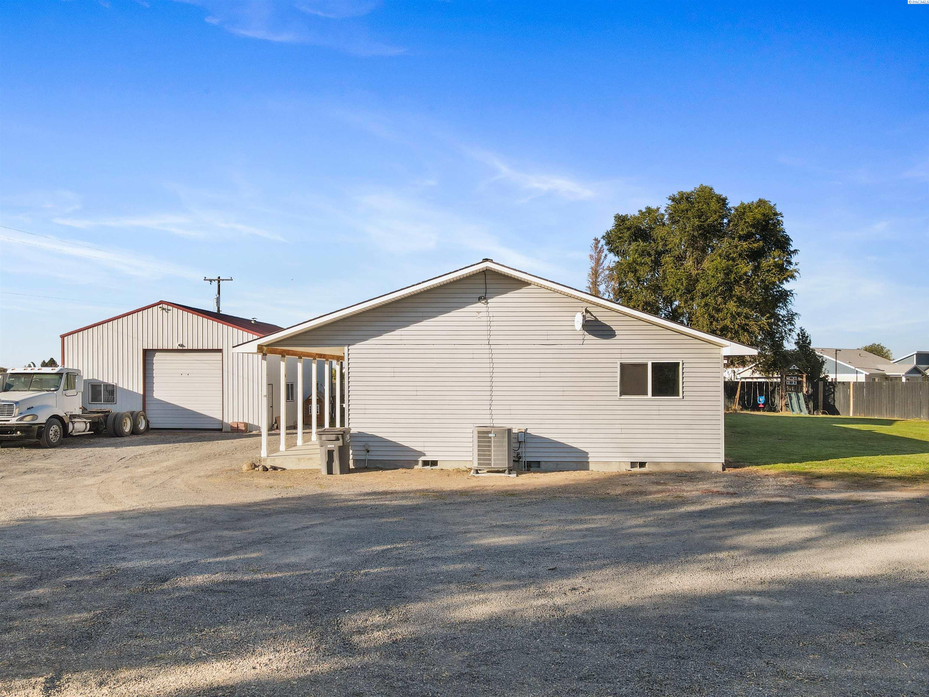 2220 W Sielaff Lane