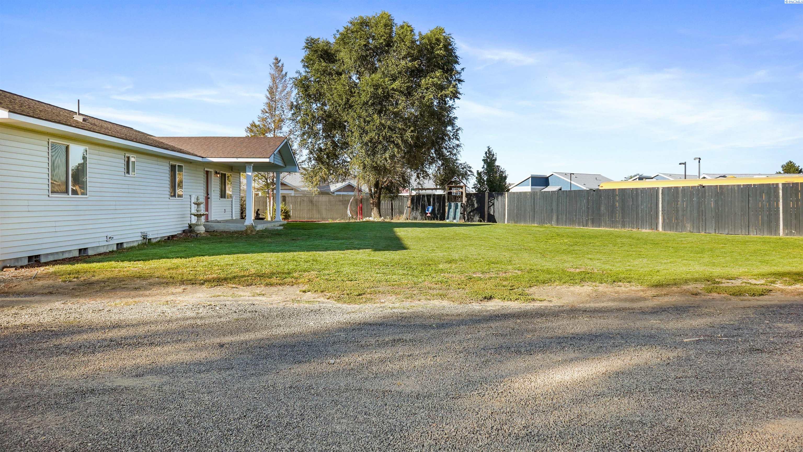 2220 W Sielaff Lane