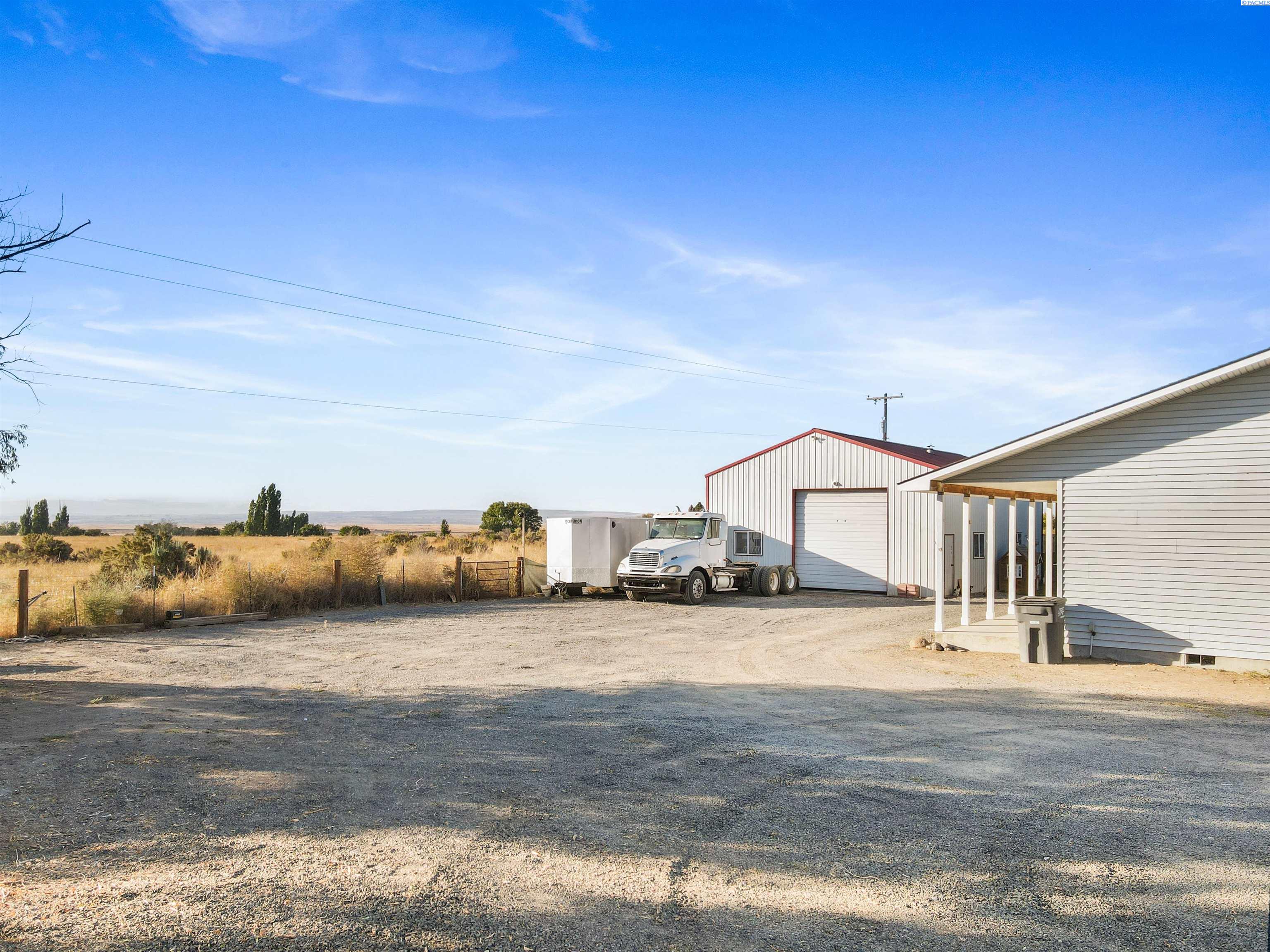 2220 W Sielaff Lane