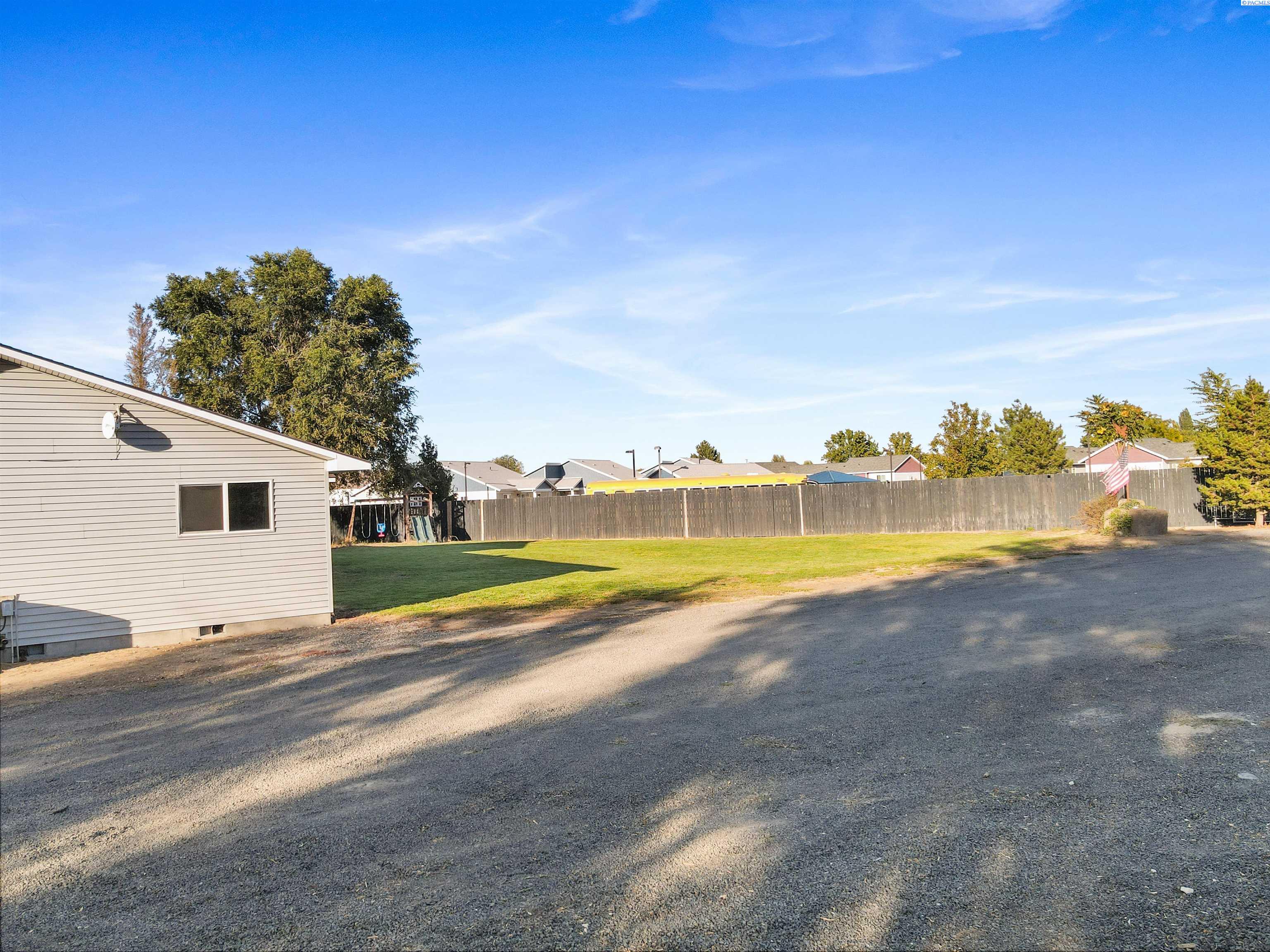 2220 W Sielaff Lane