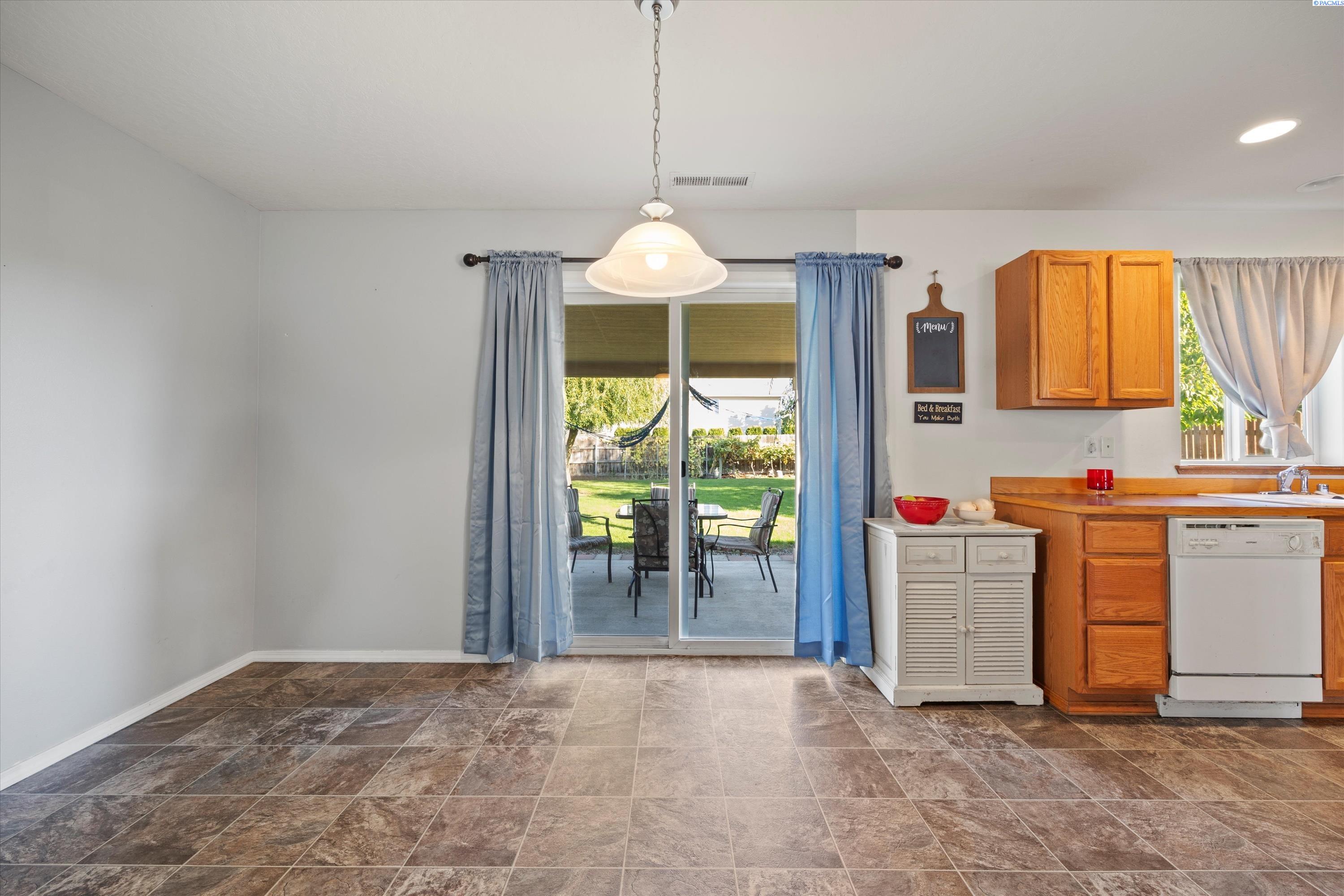 919 N Beech