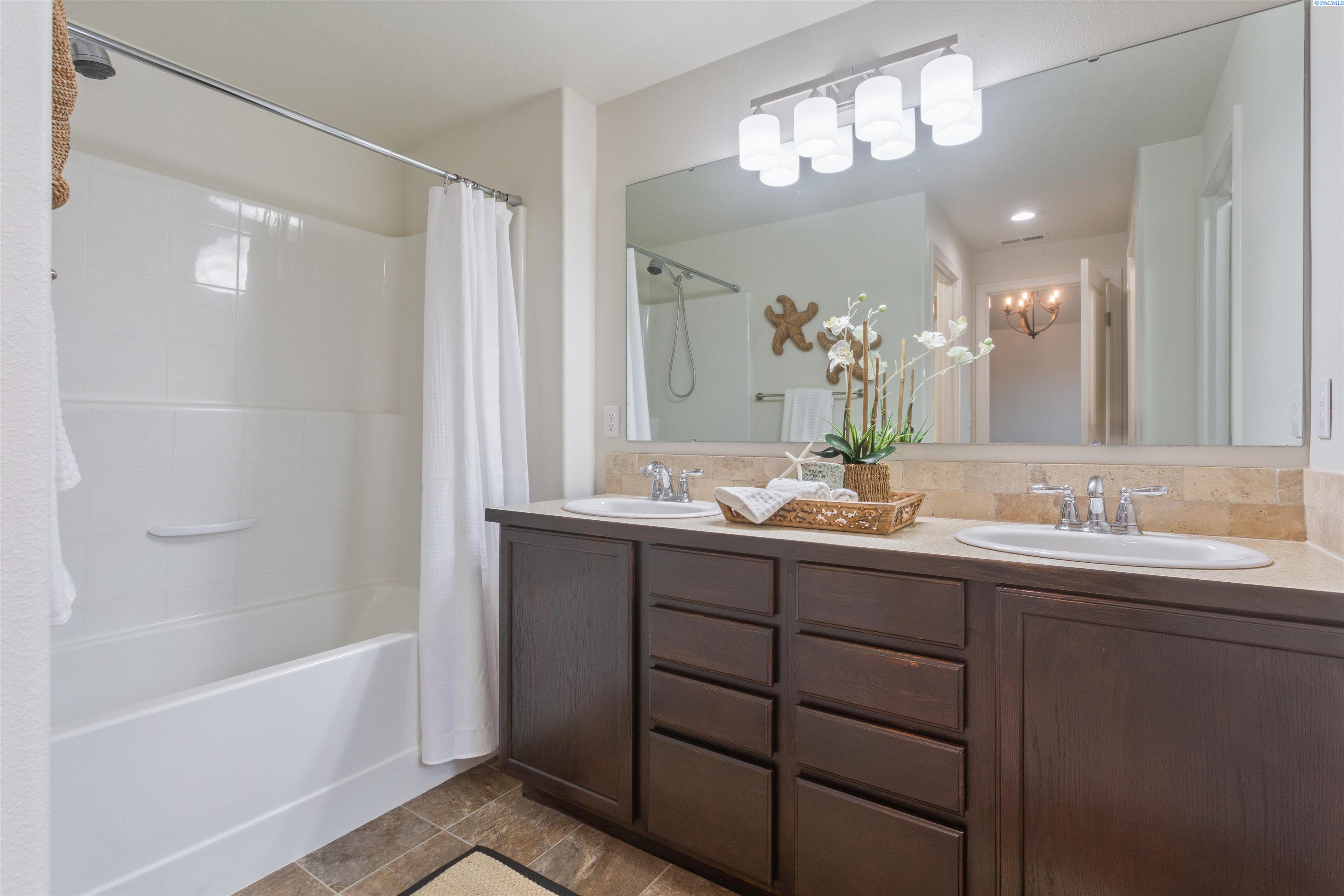 3705 Artesia