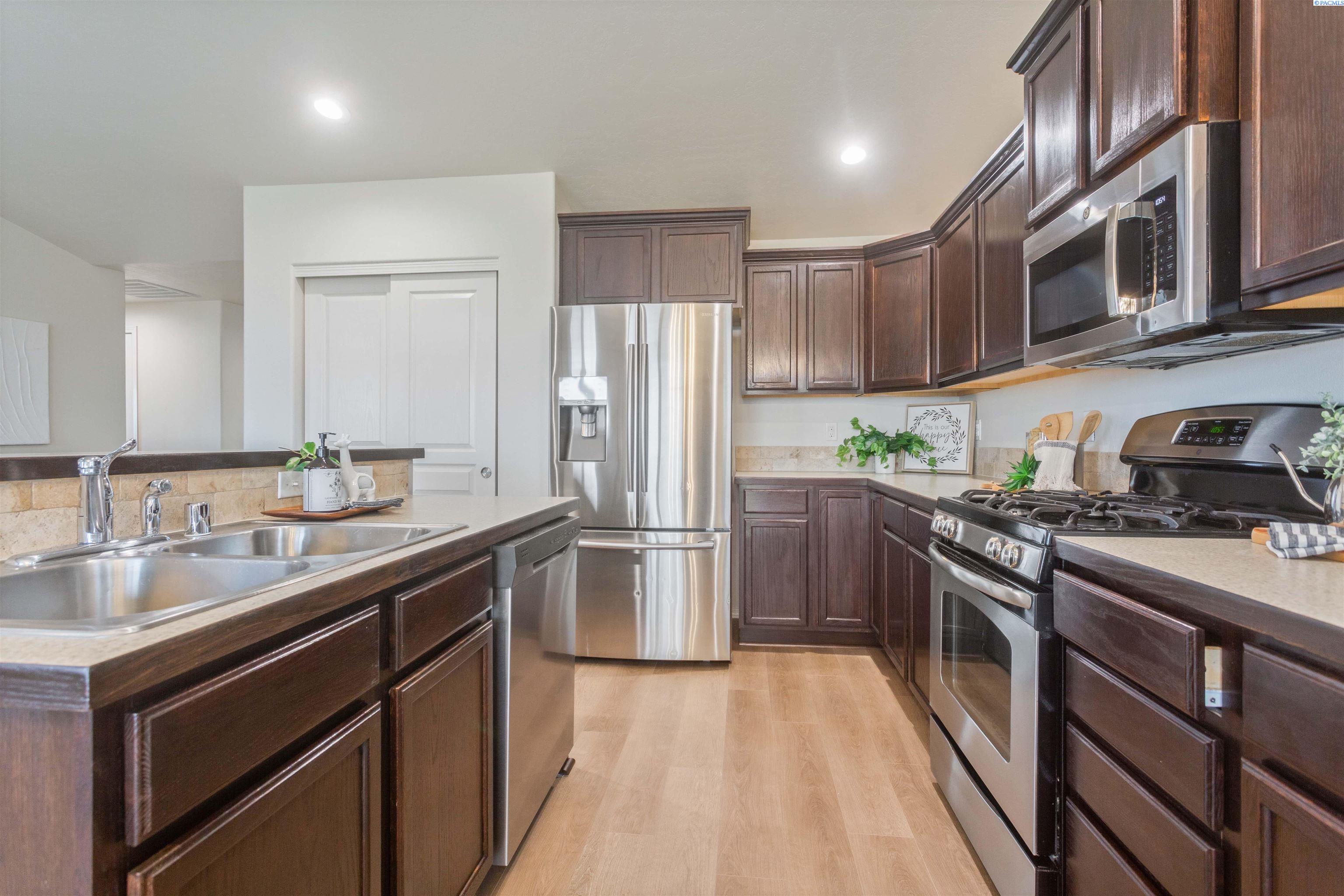 3705 Artesia