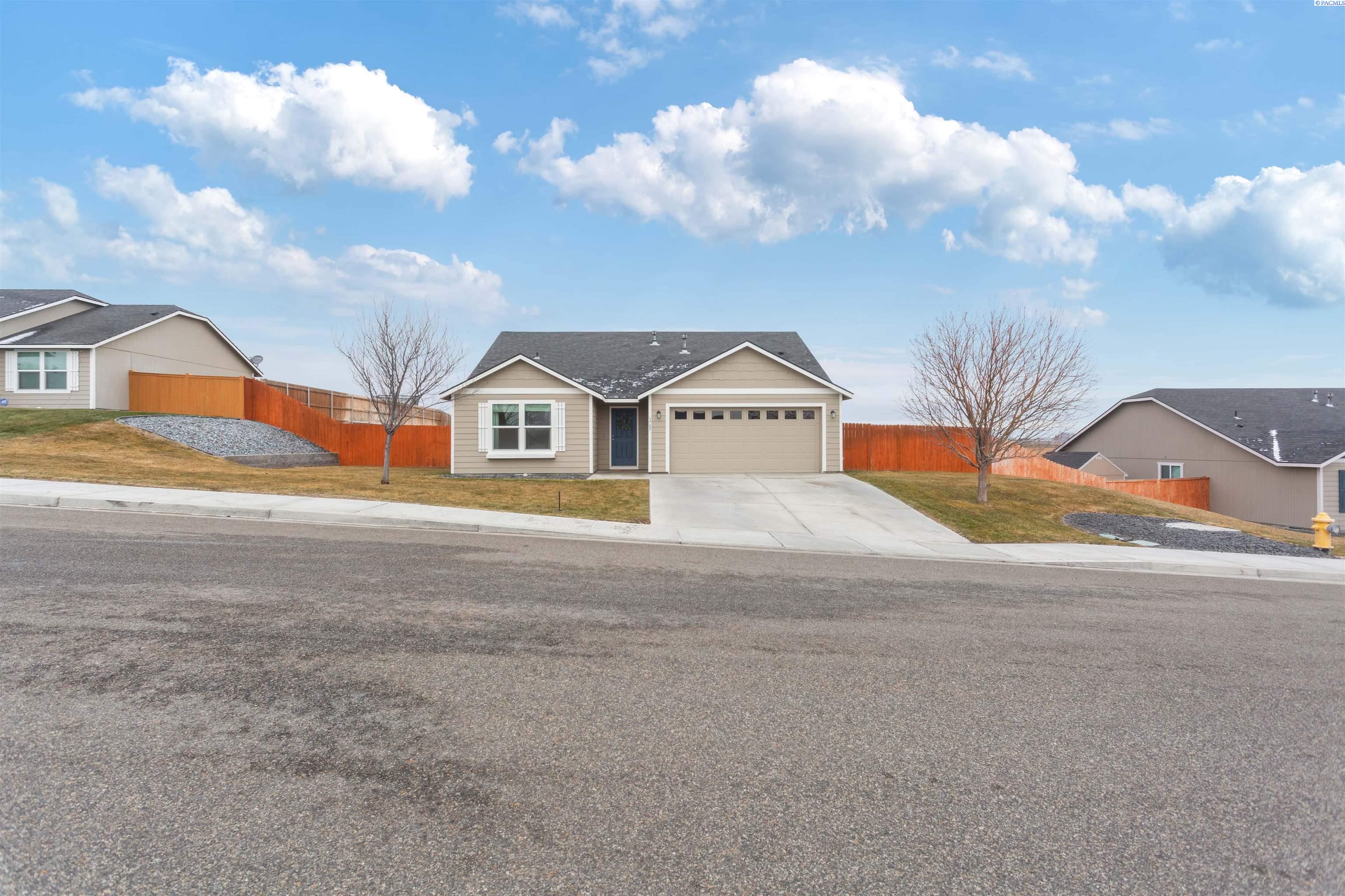 3705 Artesia