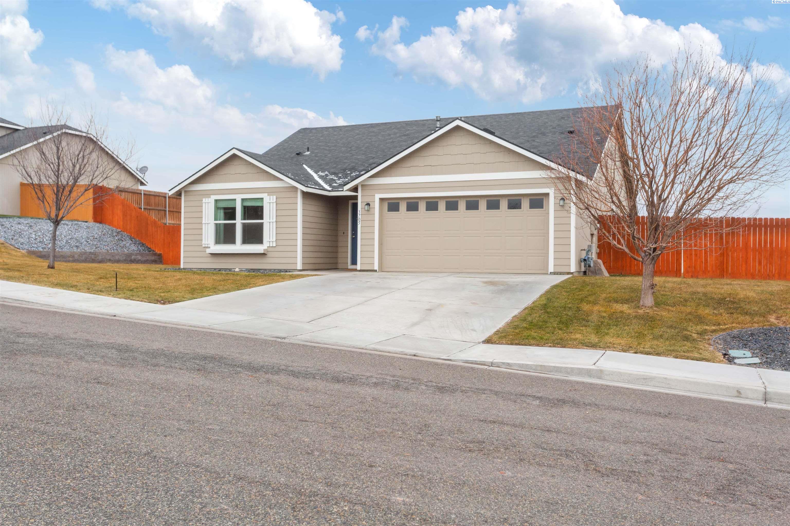 3705 Artesia
