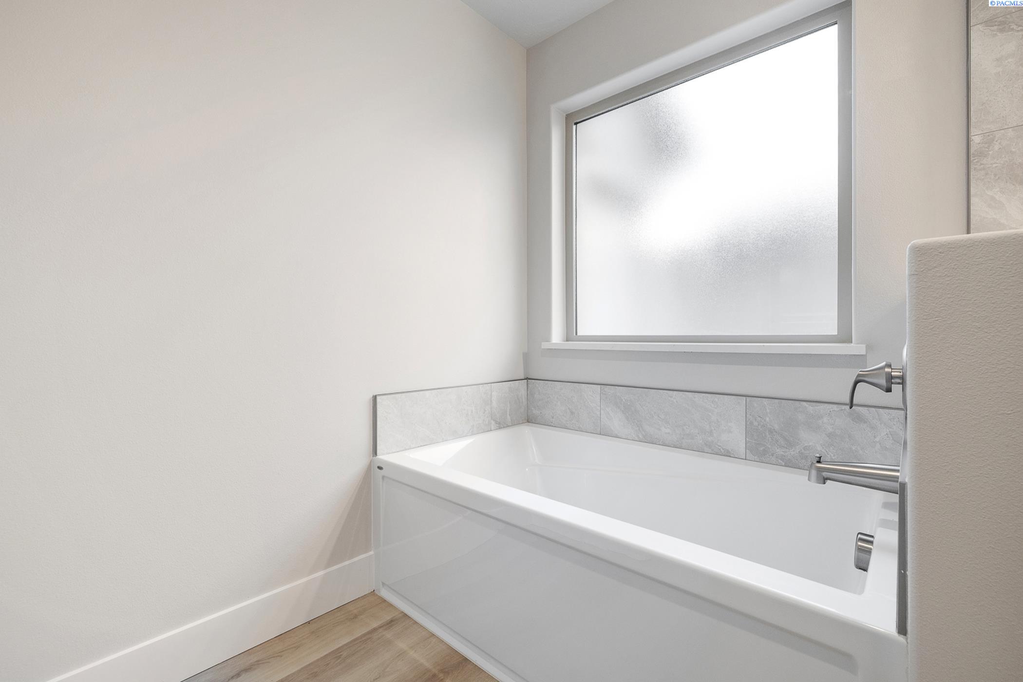 10702 Kokanee Dr