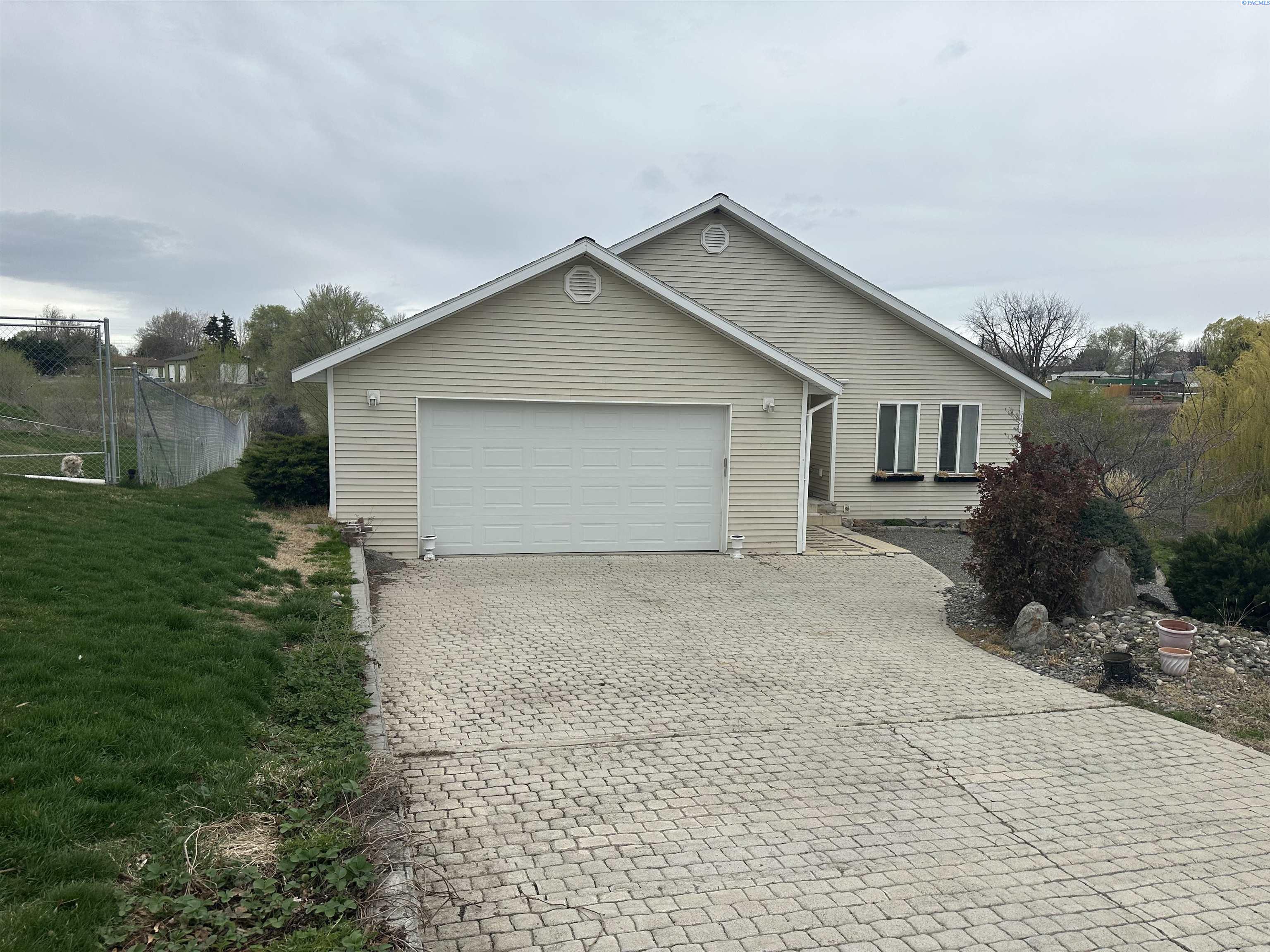 606 S Huntington Place