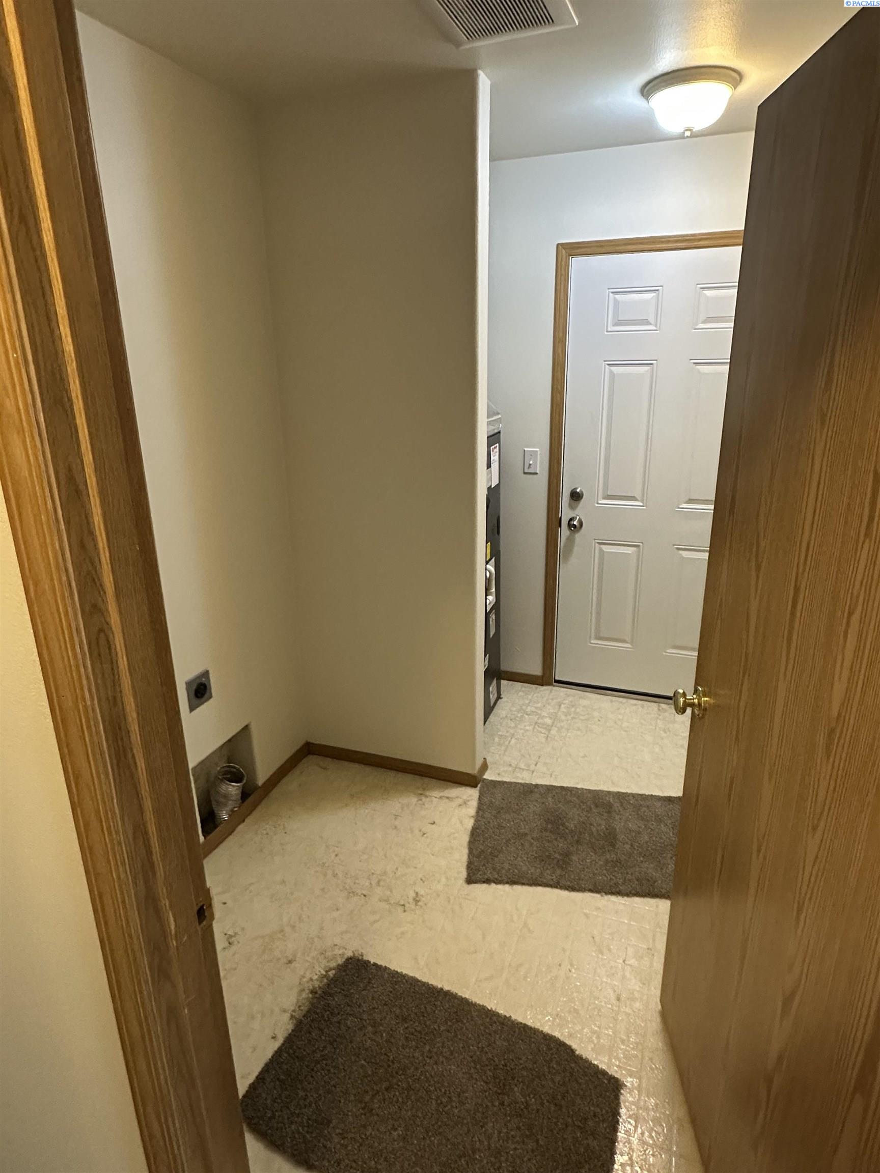 606 S Huntington Place