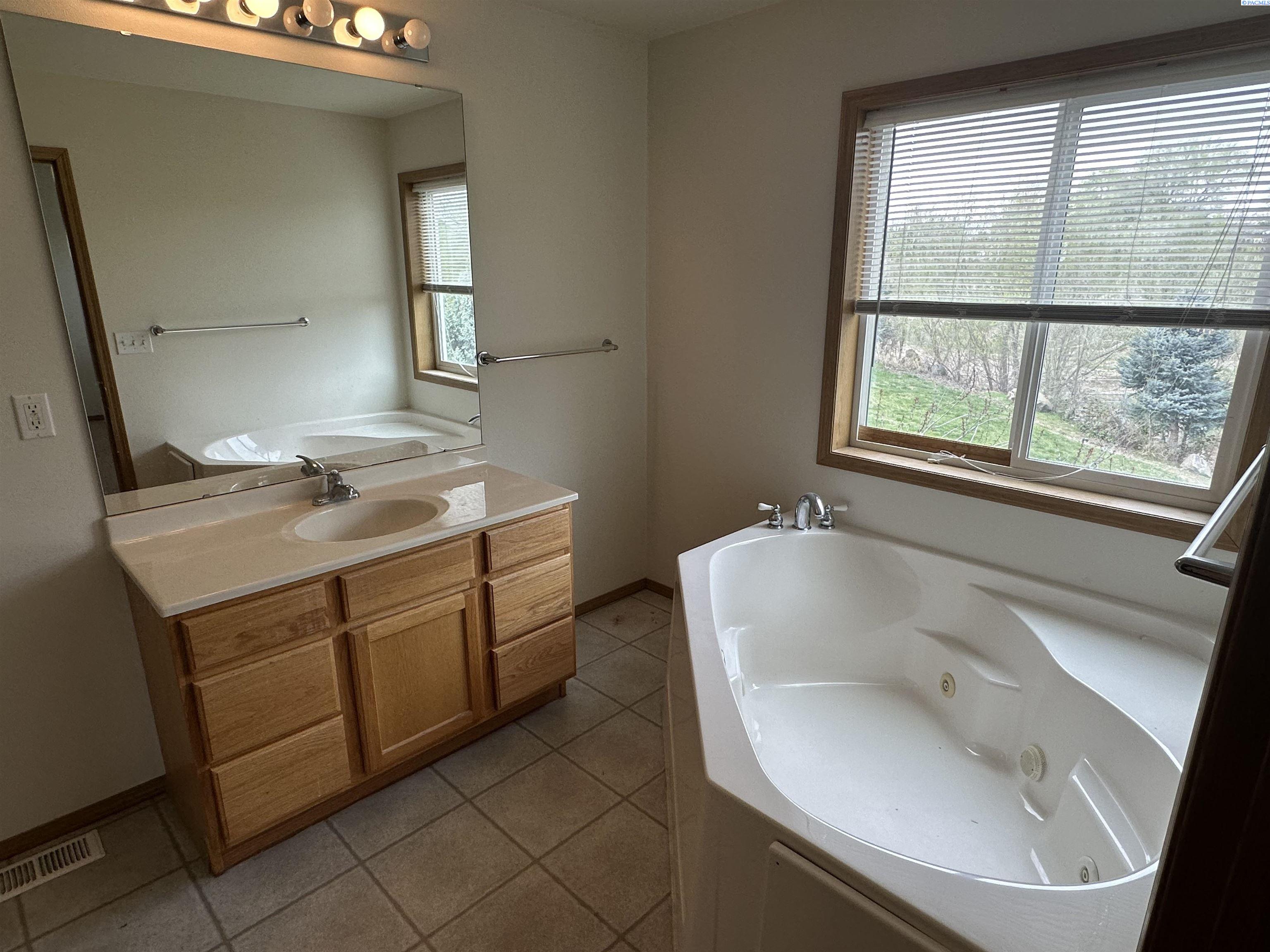 606 S Huntington Place